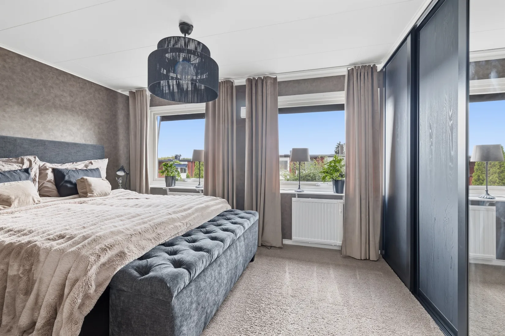 Radhus, Lövmovägen 28, Bollstanäs, Upplands Väsby