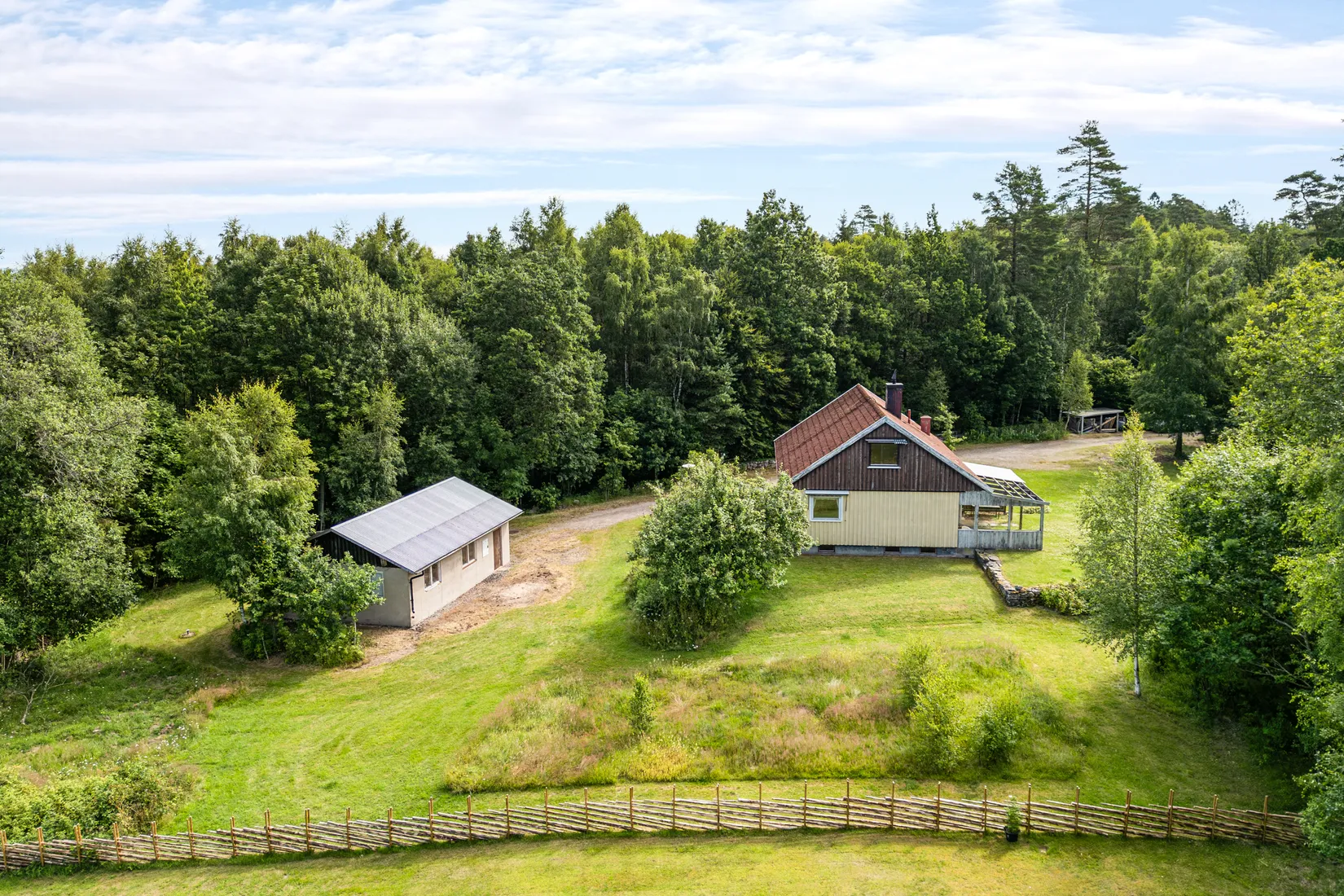 Villa, Kullavägen 10, Tostared, Mark