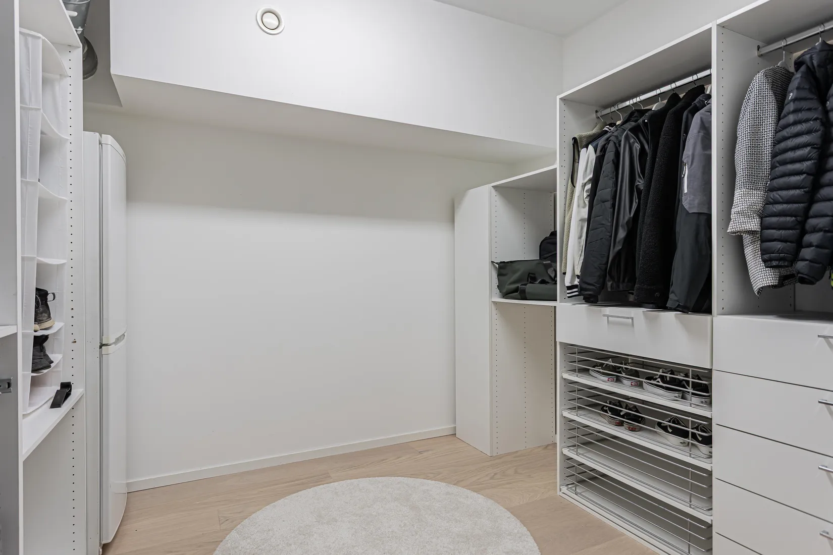 Villa, Morängatan 11, Ullvibackar, Köping