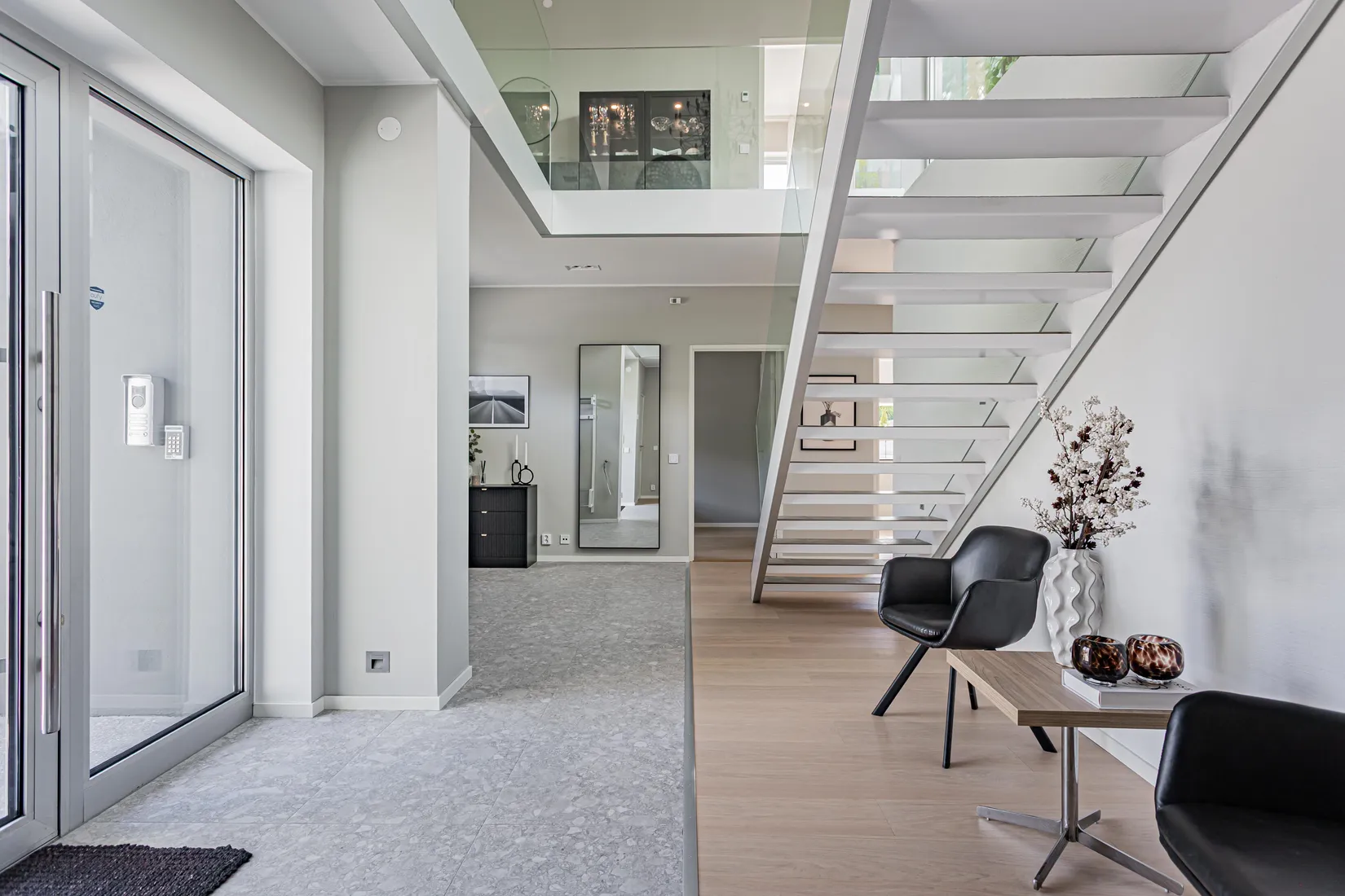 Villa, Morängatan 11, Ullvibackar, Köping