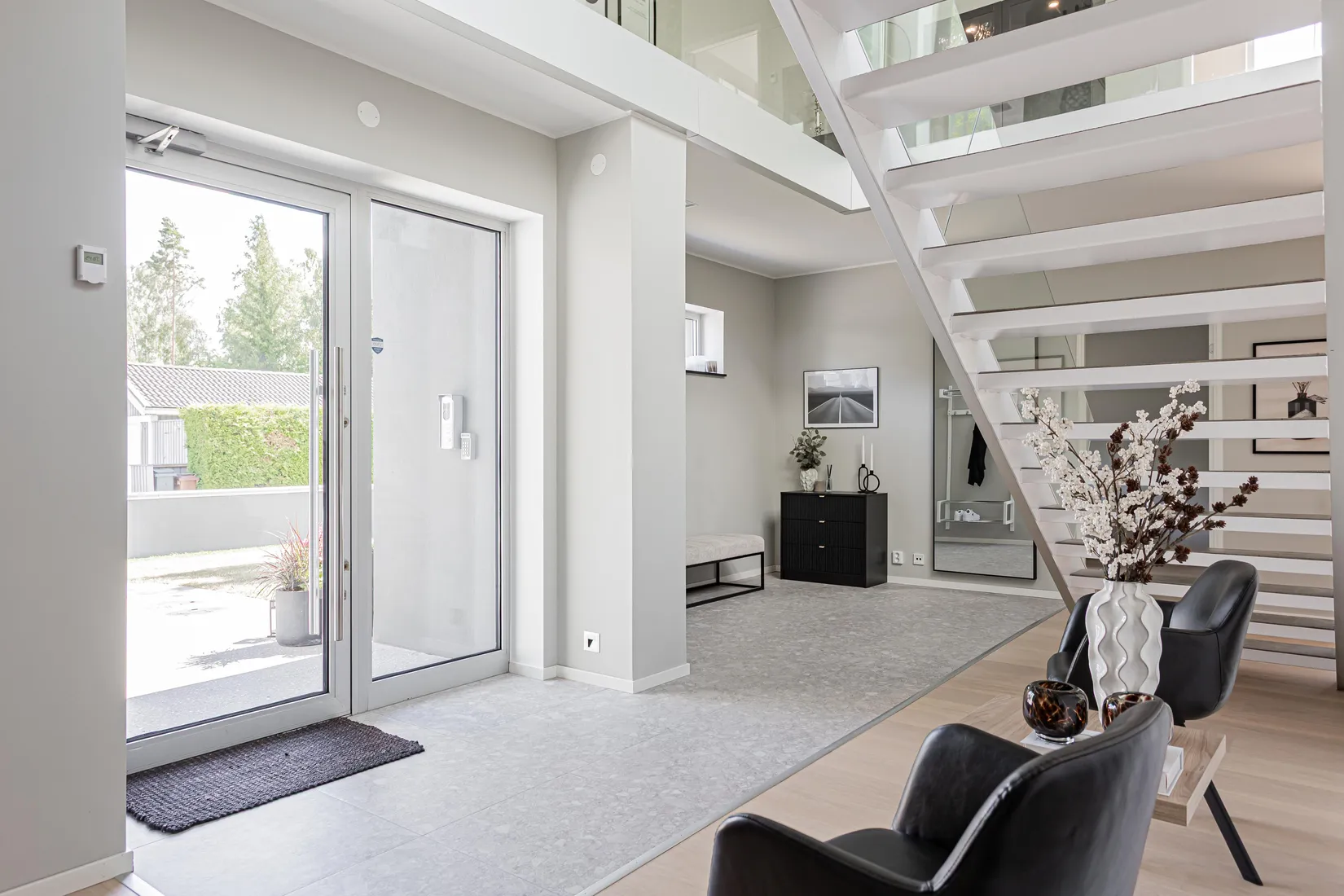 Villa, Morängatan 11, Ullvibackar, Köping