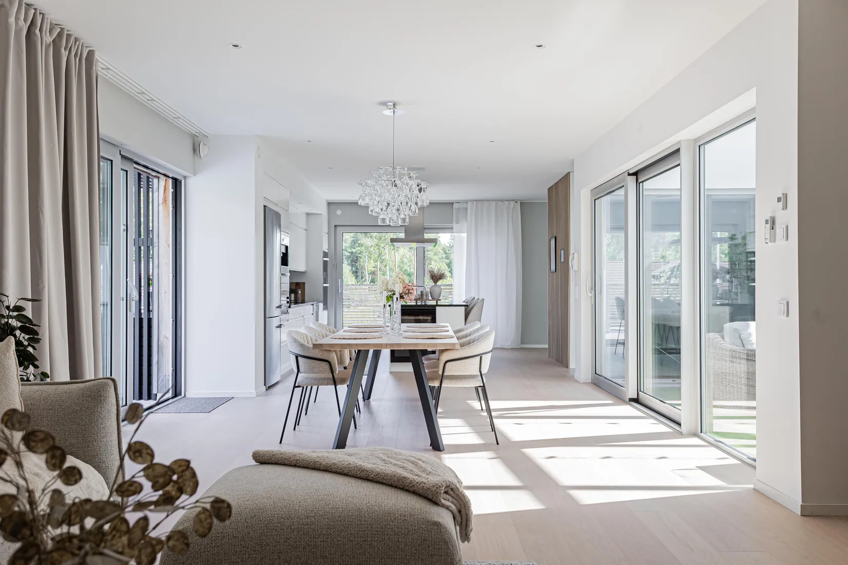 Villa, Morängatan 11, Ullvibackar, Köping