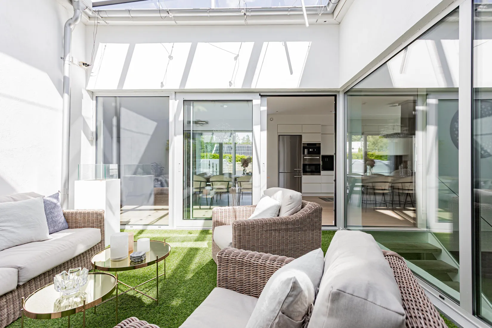 Villa, Morängatan 11, Ullvibackar, Köping