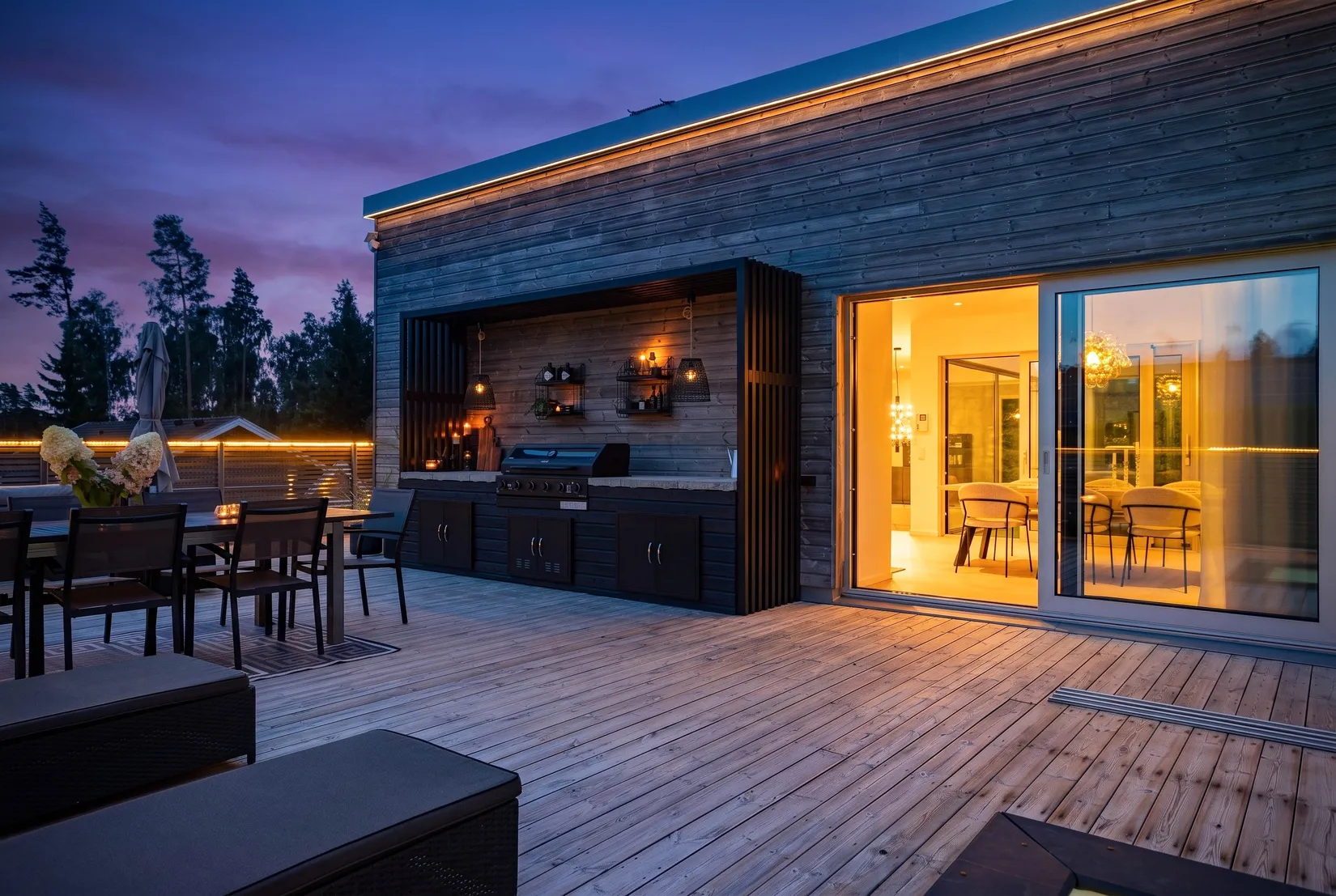Villa, Morängatan 11, Ullvibackar, Köping