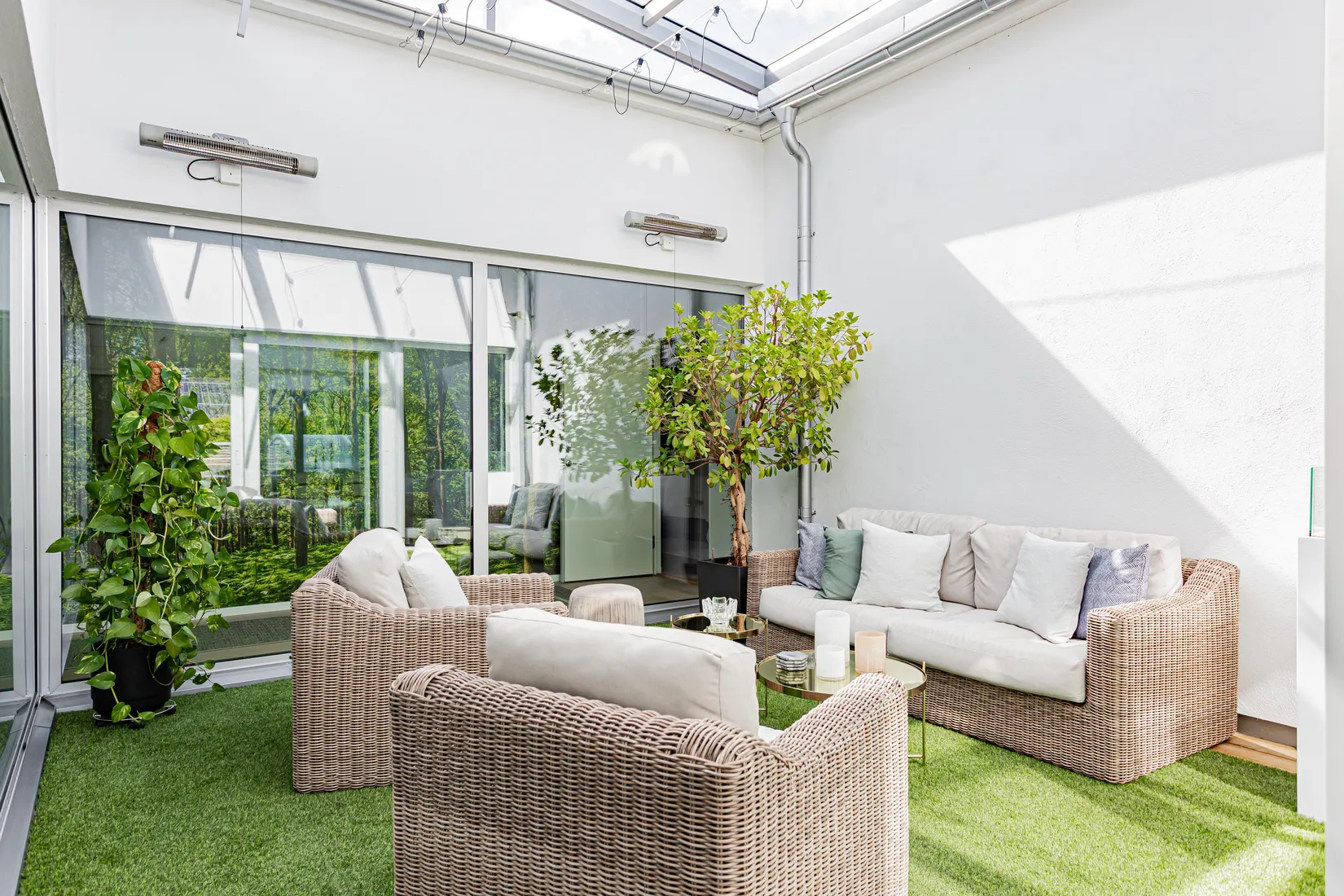 Villa, Morängatan 11, Ullvibackar, Köping
