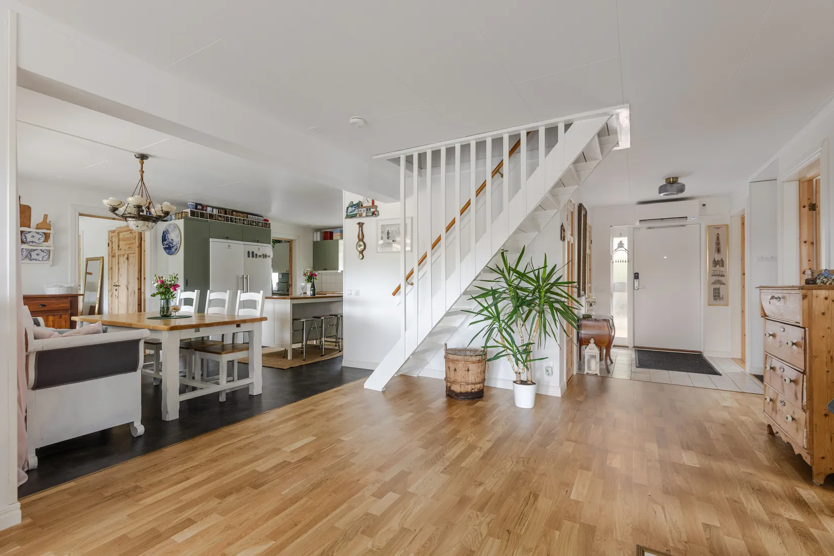 Villa, Kyrkvägen 47, Åkers Styckebrruk/Skämbylöt, Strängnäs