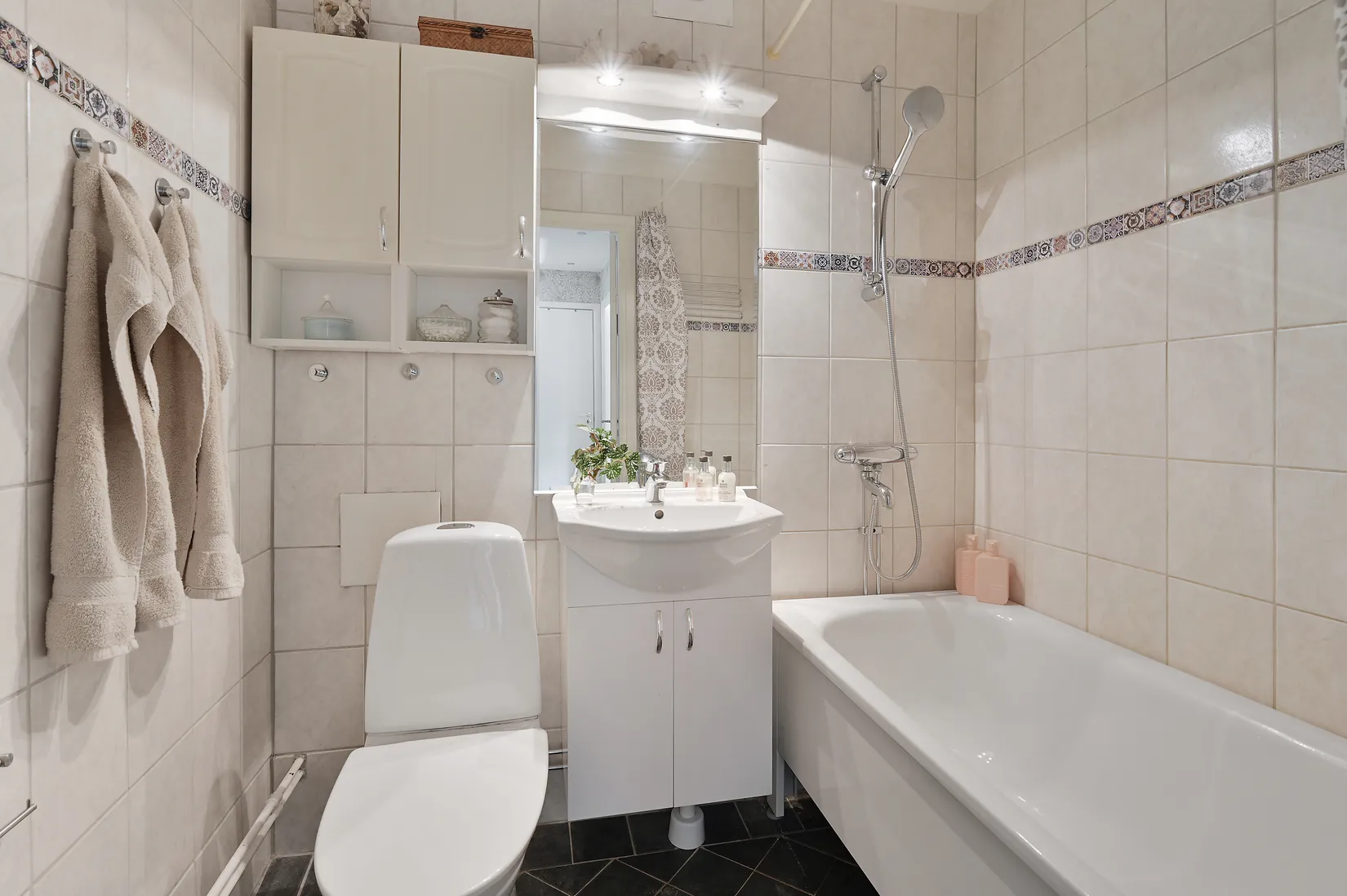 Bostadsrätt, Rondellen 18, Kallhäll, Järfälla