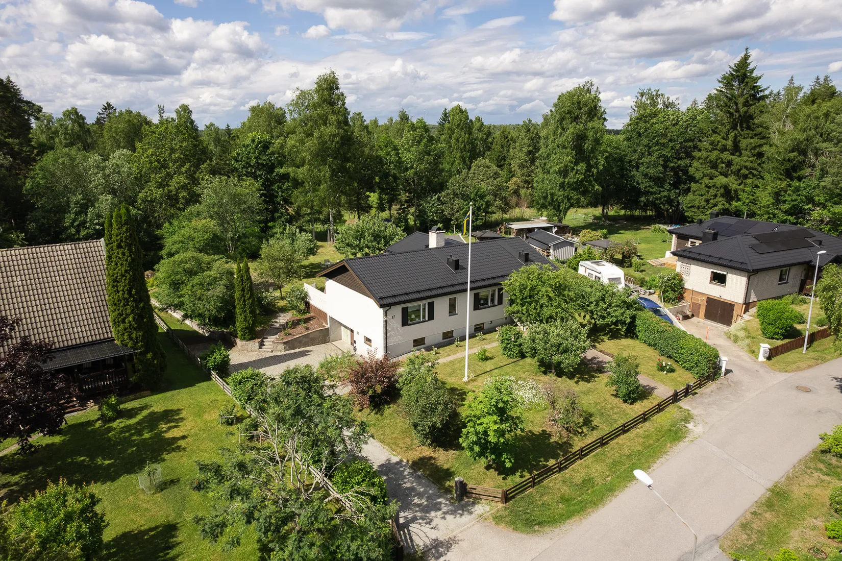 Villa, Karlslundsvägen 17, Smedby, Österåker