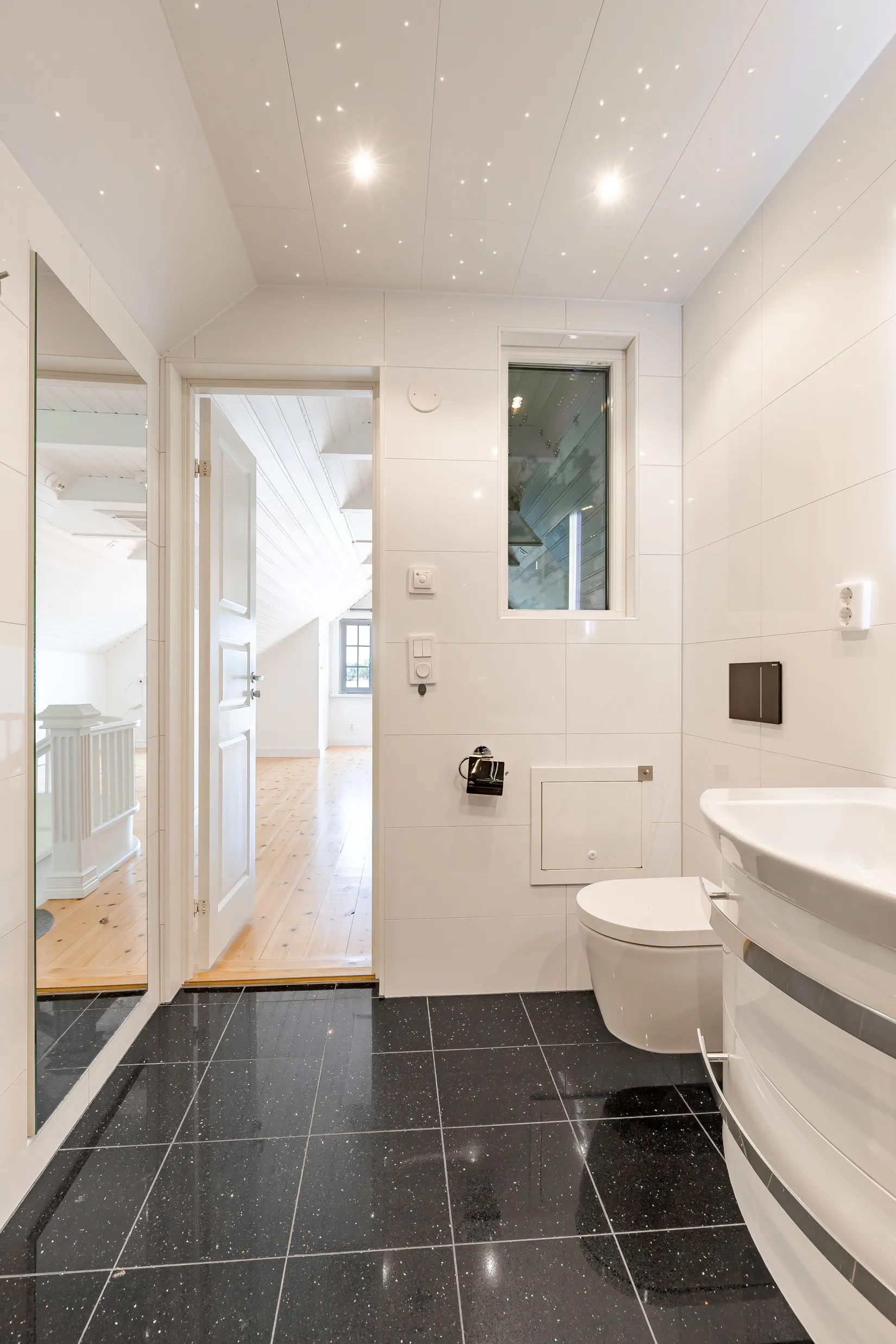 Villa, Slipvägen 24, Sanda, Strängnäs
