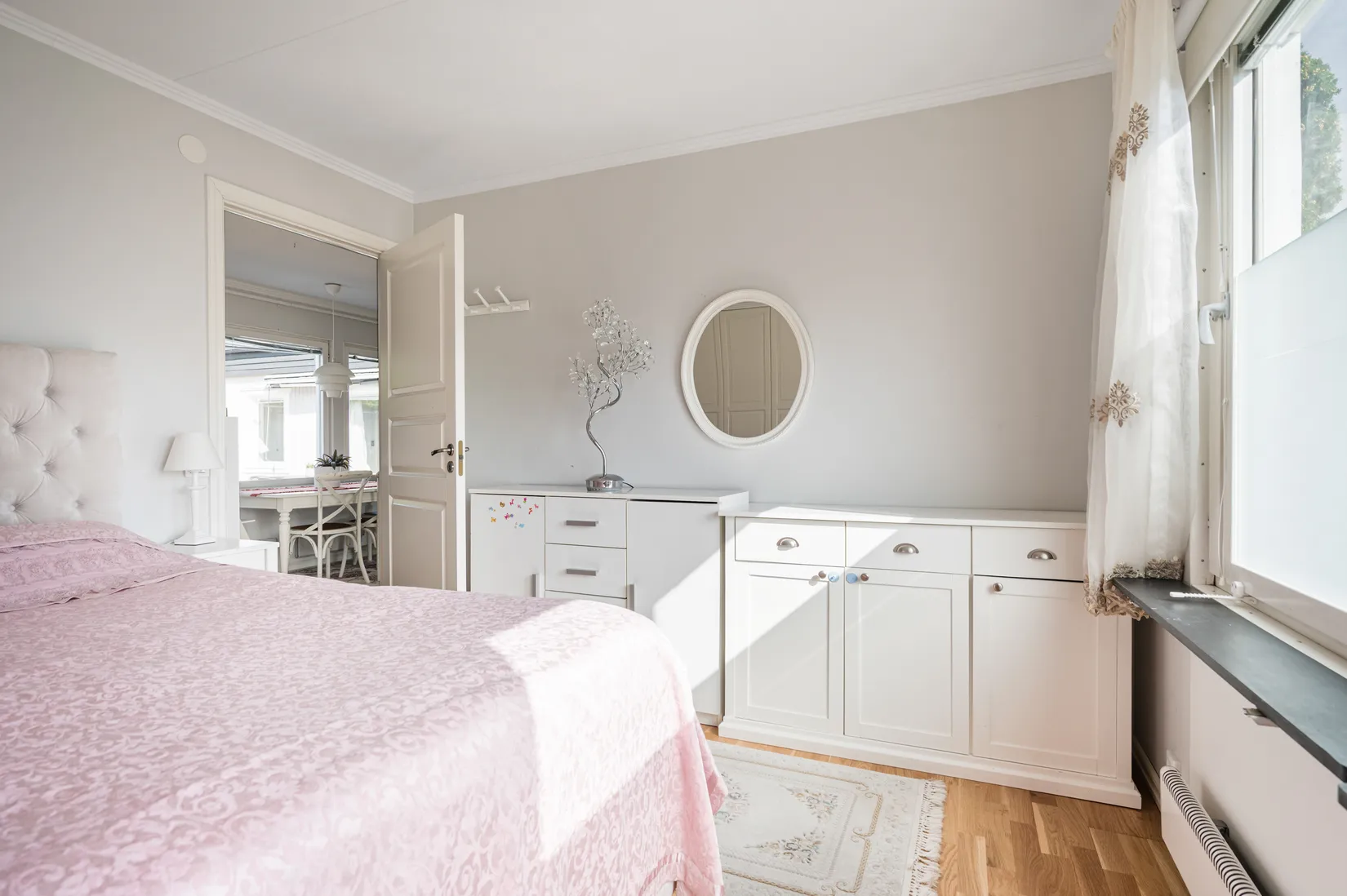 Radhus, Skifferstigen 5, Lillsjön - Kungsängen, Upplands-Bro
