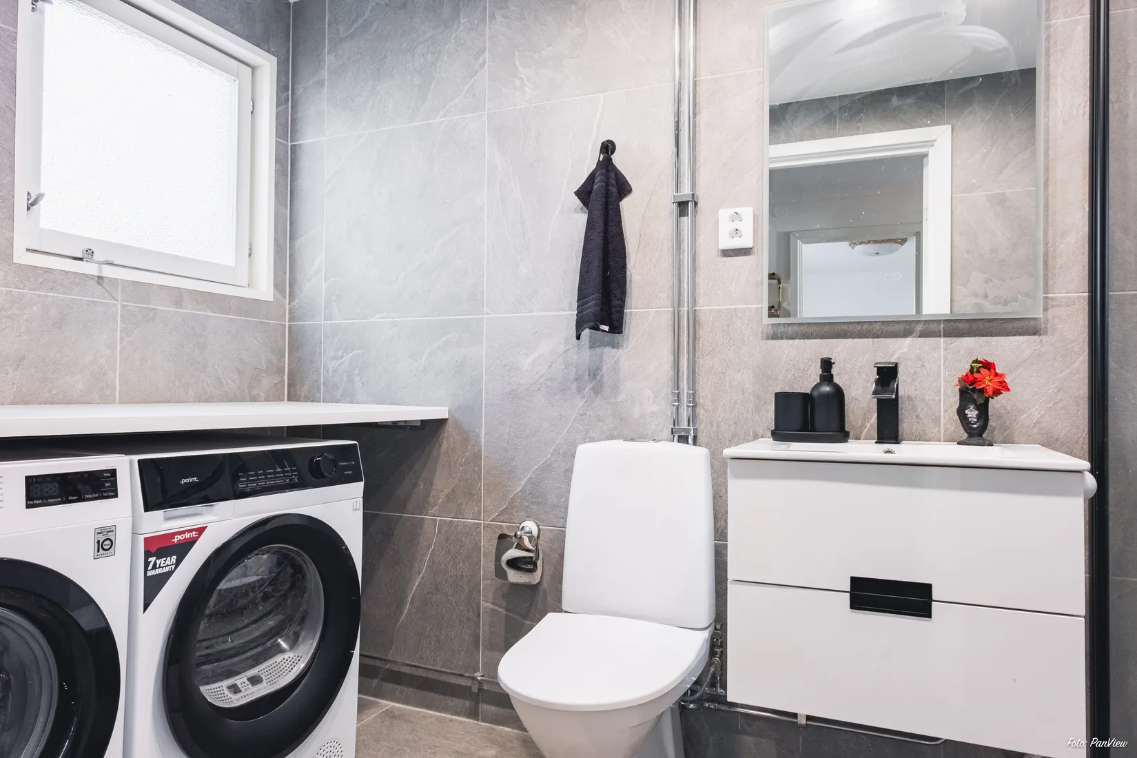 Radhus, Plåtverksgatan 152, Bäckby, Västerås