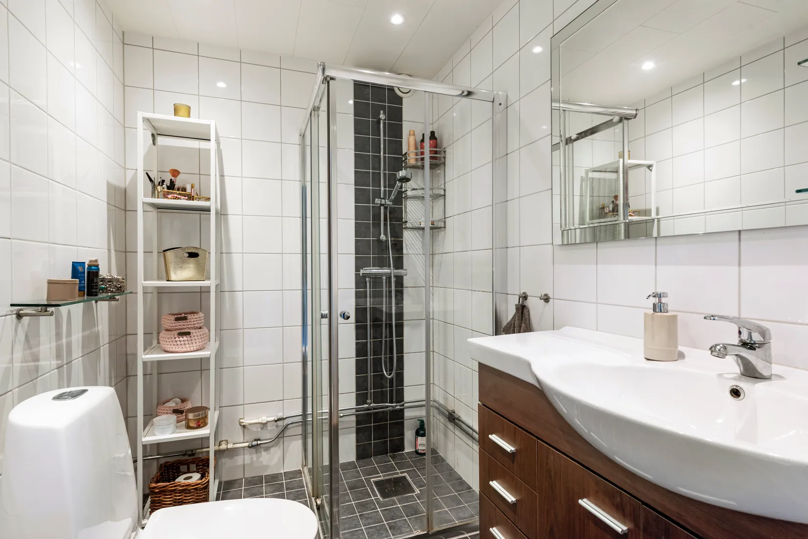 Bostadsrätt, Åkerbyvägen 186,1 tr, Täby Centrum, Täby
