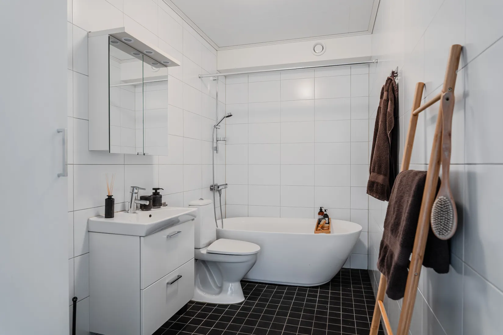Radhus, Storstensvägen 31, Lindbacken, Uppsala