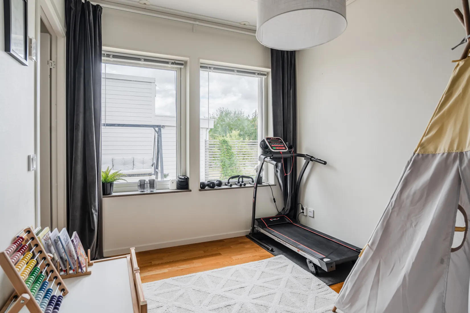 Radhus, Storstensvägen 31, Lindbacken, Uppsala