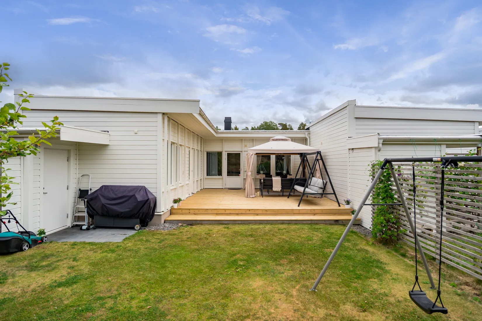 Radhus, Storstensvägen 31, Lindbacken, Uppsala