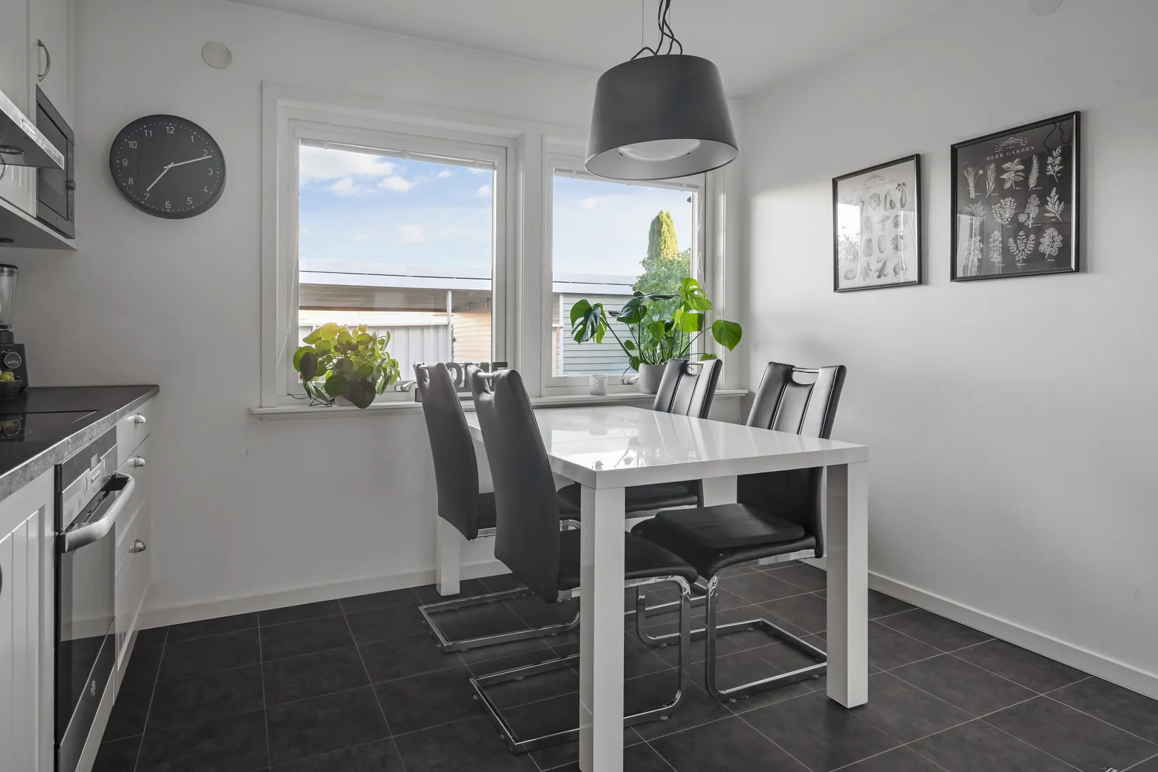 Villa, Liljevägen 25, Sjukyrkoberget, Upplands Väsby