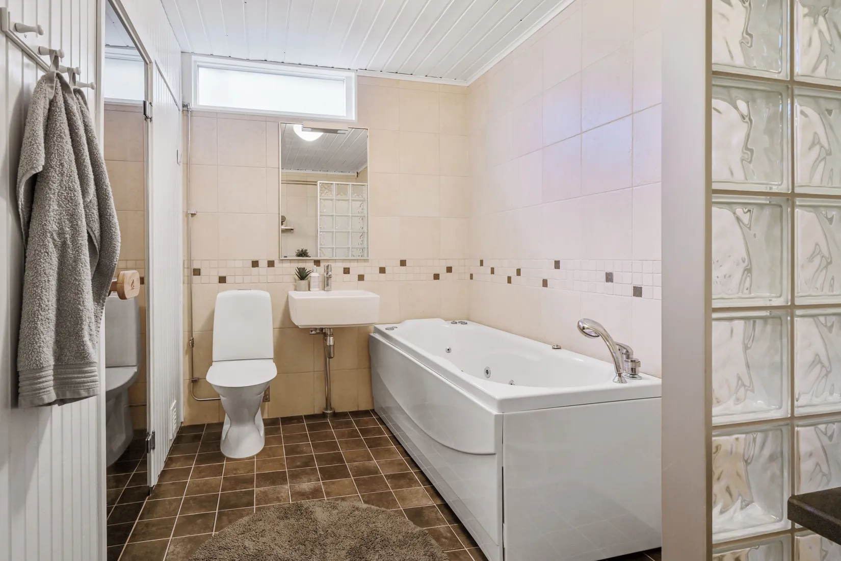 Villa, Liljevägen 25, Sjukyrkoberget, Upplands Väsby
