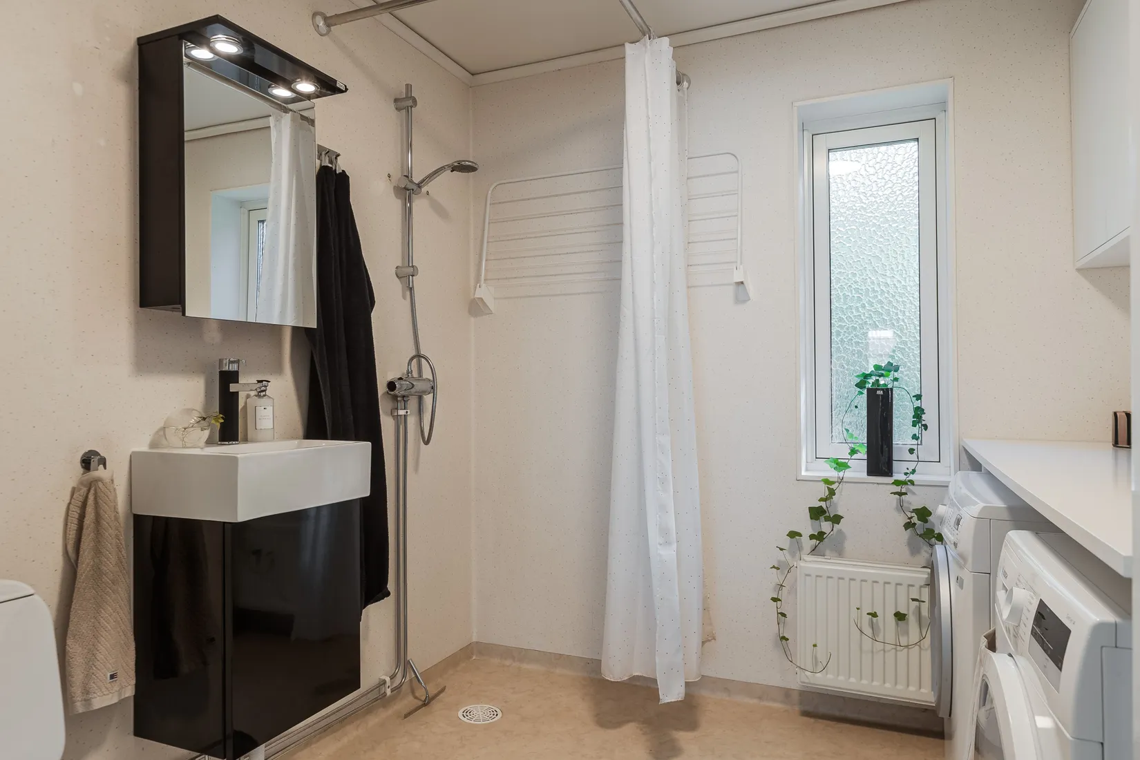 Radhus, Vallongatan 33A, Vaggeryd - Södra Park, Vaggeryd