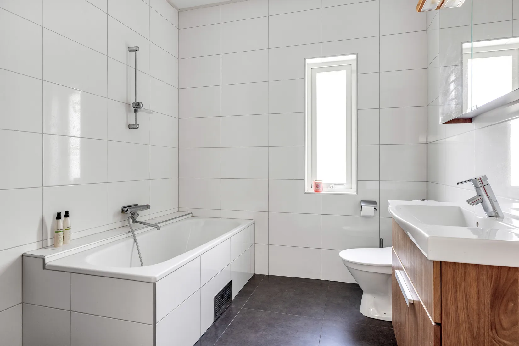 Villa, Djupvretenvägen 13, Knivsta