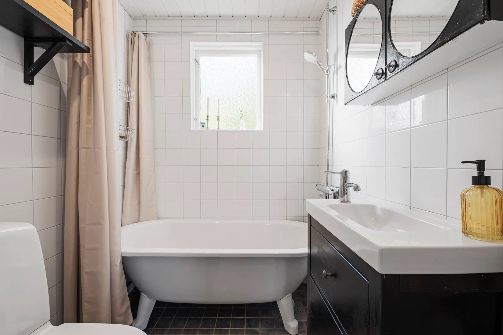 Villa, Möjbro 26, Hagby/Vänge, Uppsala