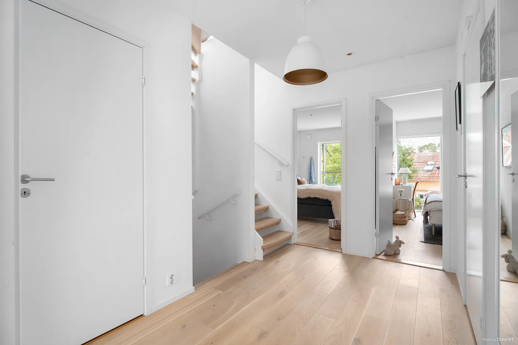Radhus, Vasavägen 21b, Täby Kyrkby, Täby