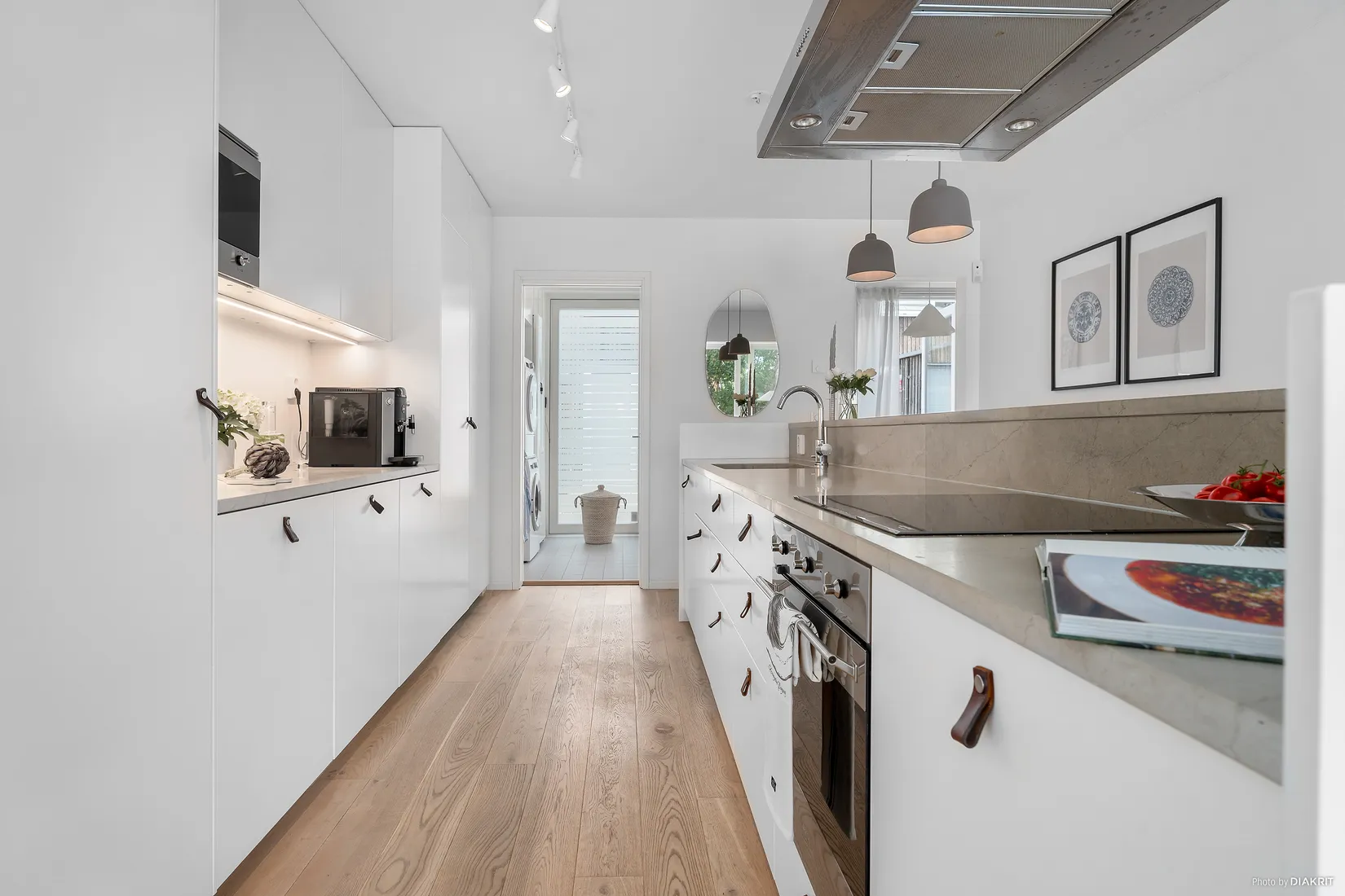 Radhus, Vasavägen 21b, Täby Kyrkby, Täby