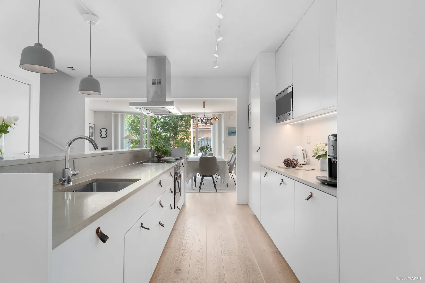 Radhus, Vasavägen 21b, Täby Kyrkby, Täby