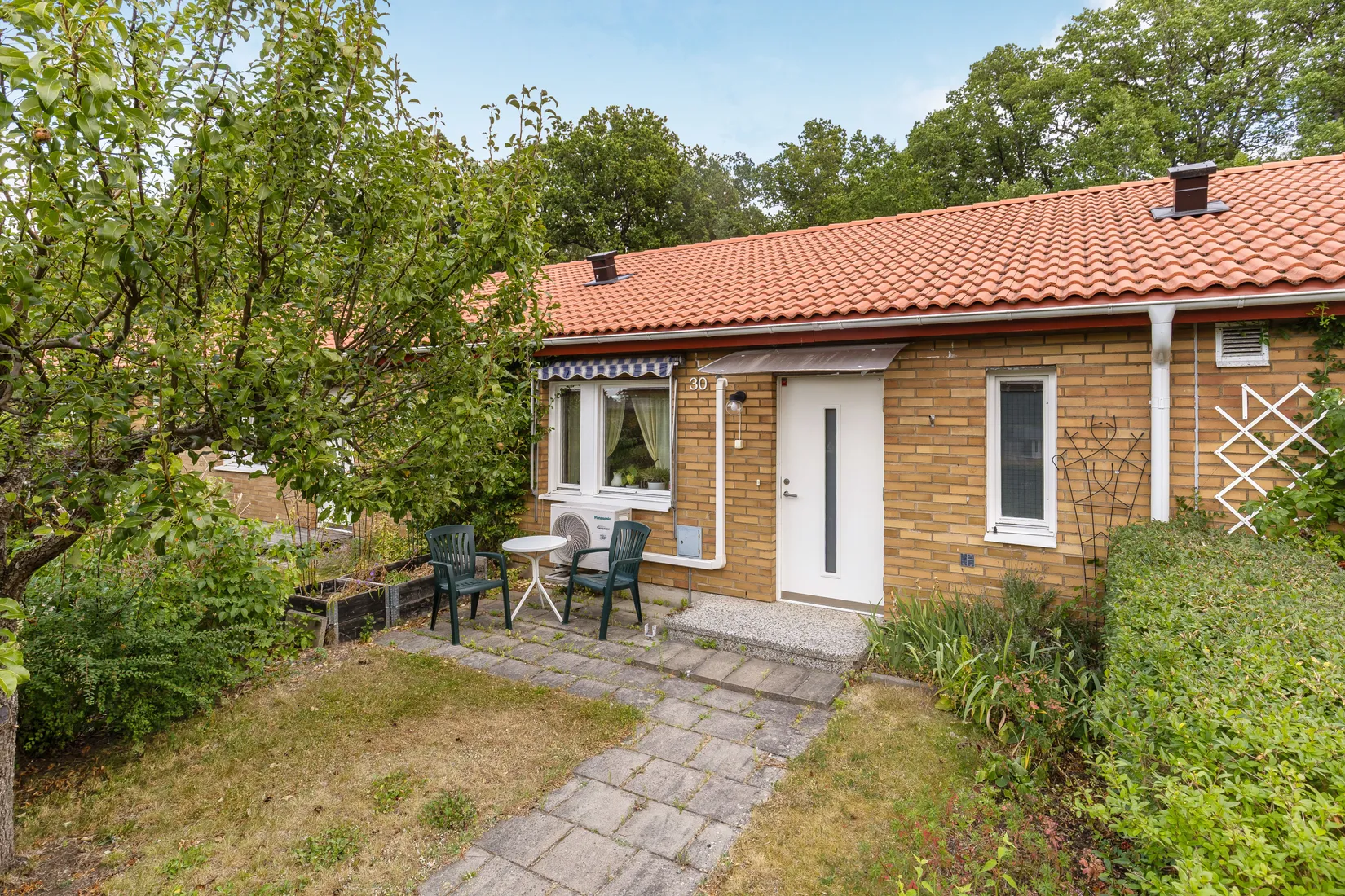 Radhus, Trastsångsvägen 30, Linghem, Linköping