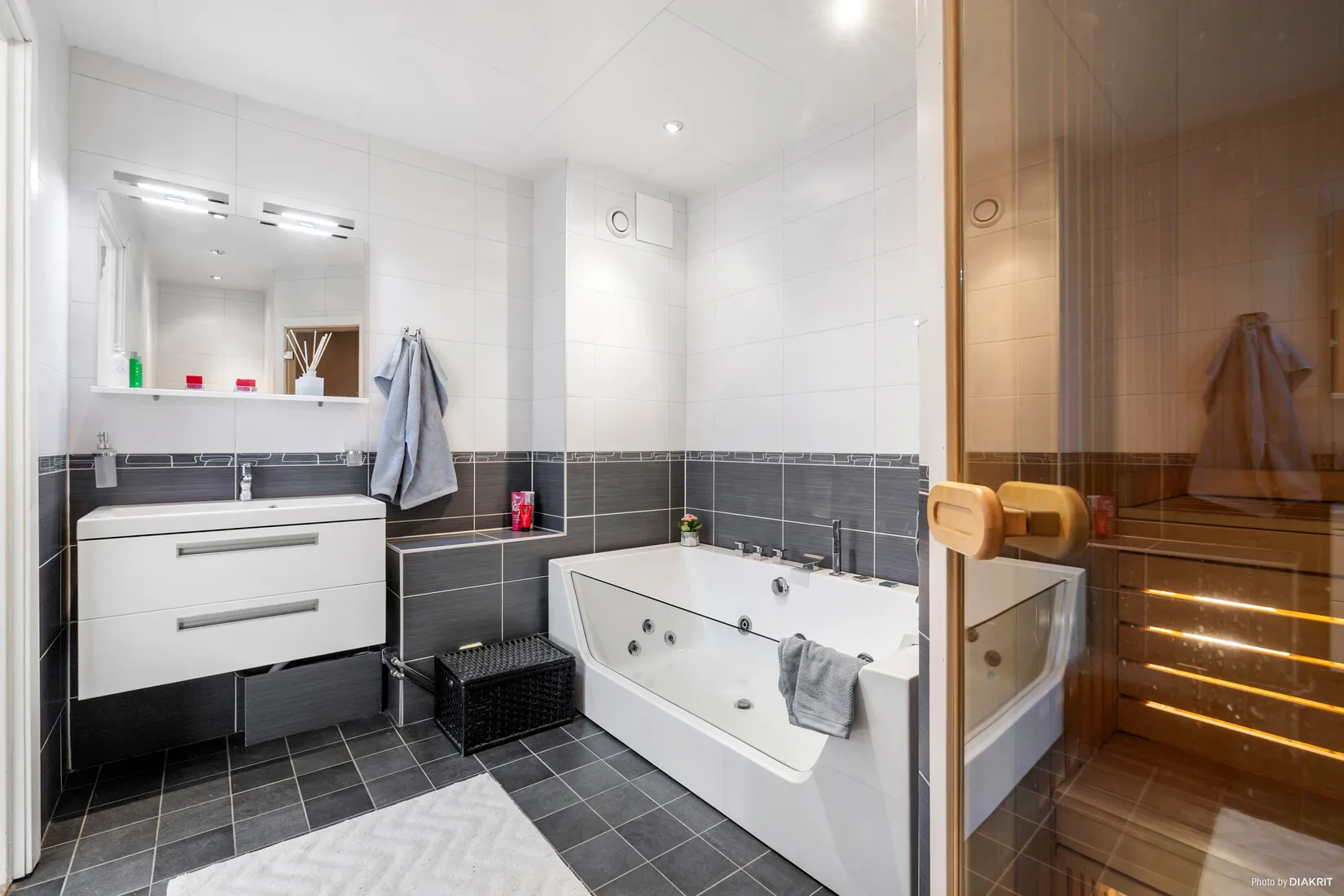 Radhus, Fortvägen 14, Gribbylund, Täby
