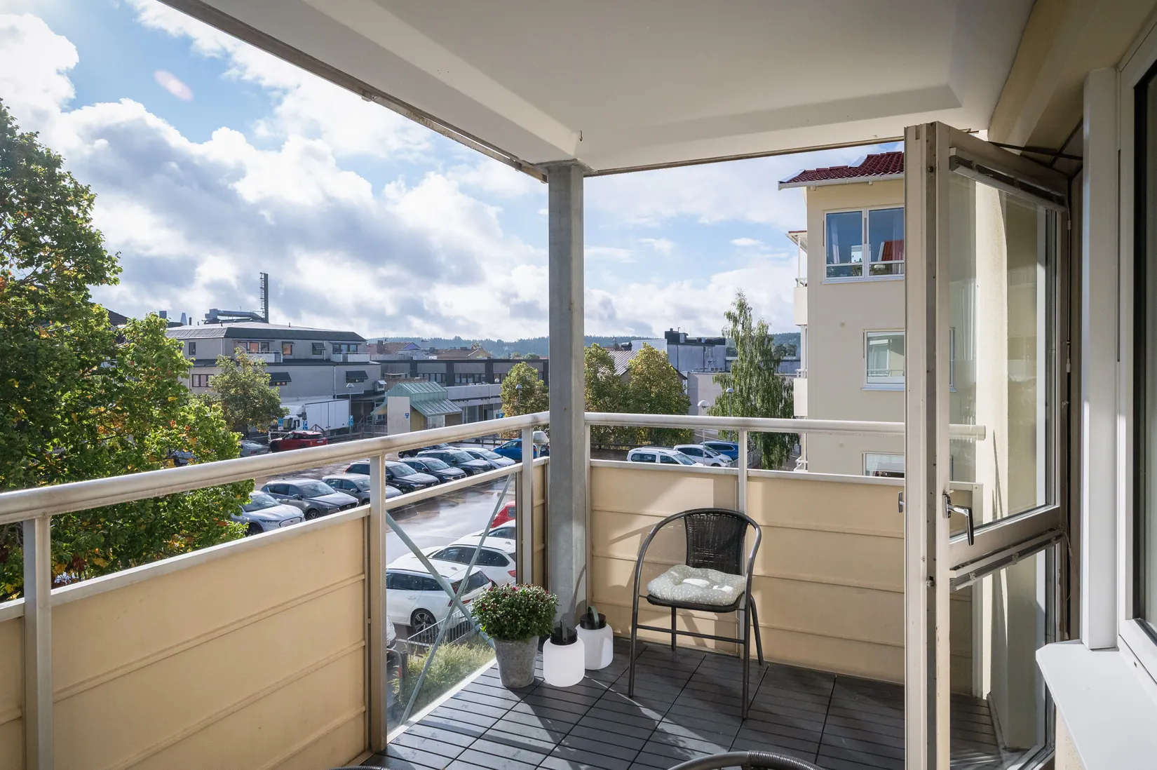 Bostadsrätt, Tallåsgatan 1, Kinna, Mark