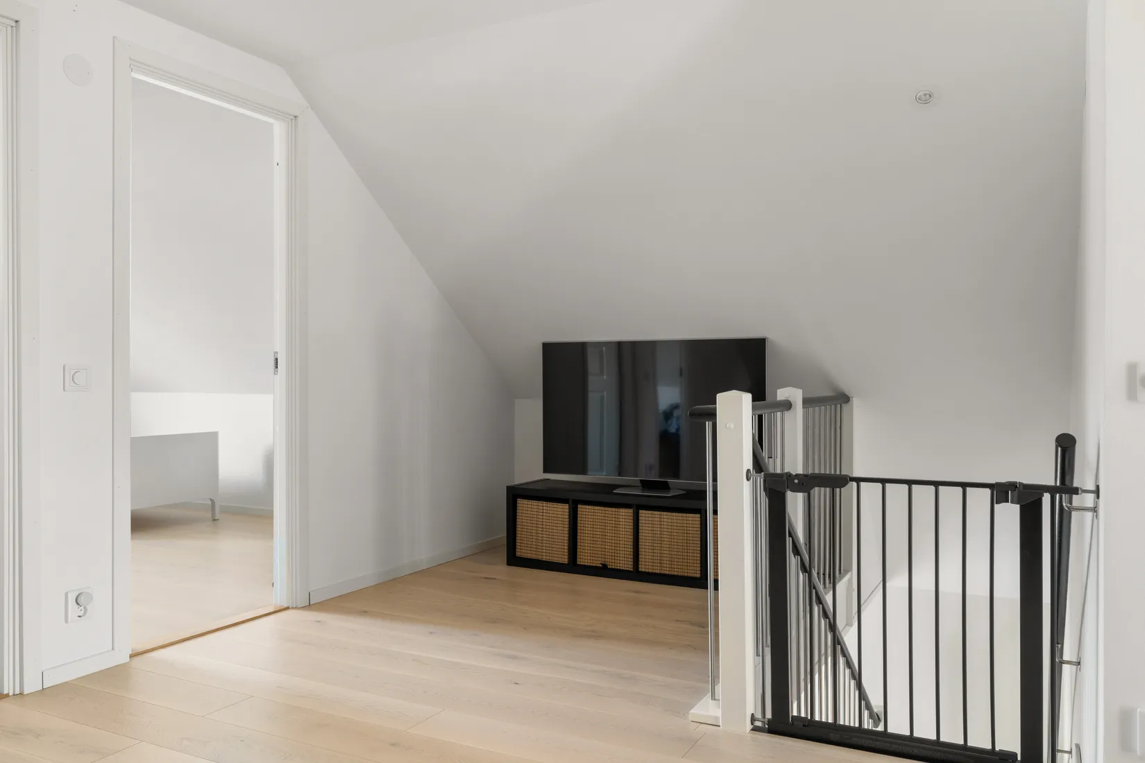 Villa, Skarphedens väg 9A, Glömsta, Huddinge