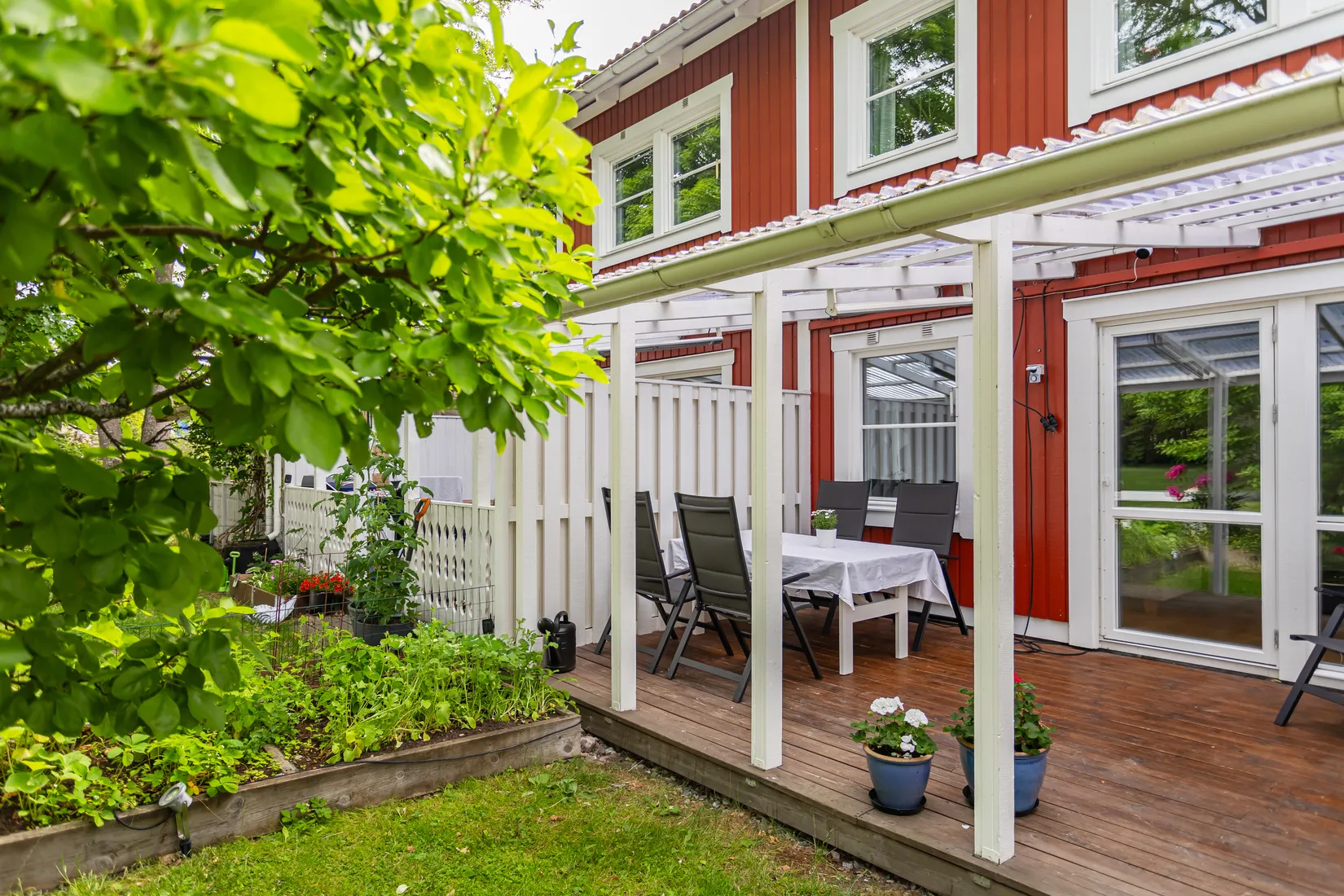 Radhus, Mäster Henriks Allé 21, Viby, Sollentuna
