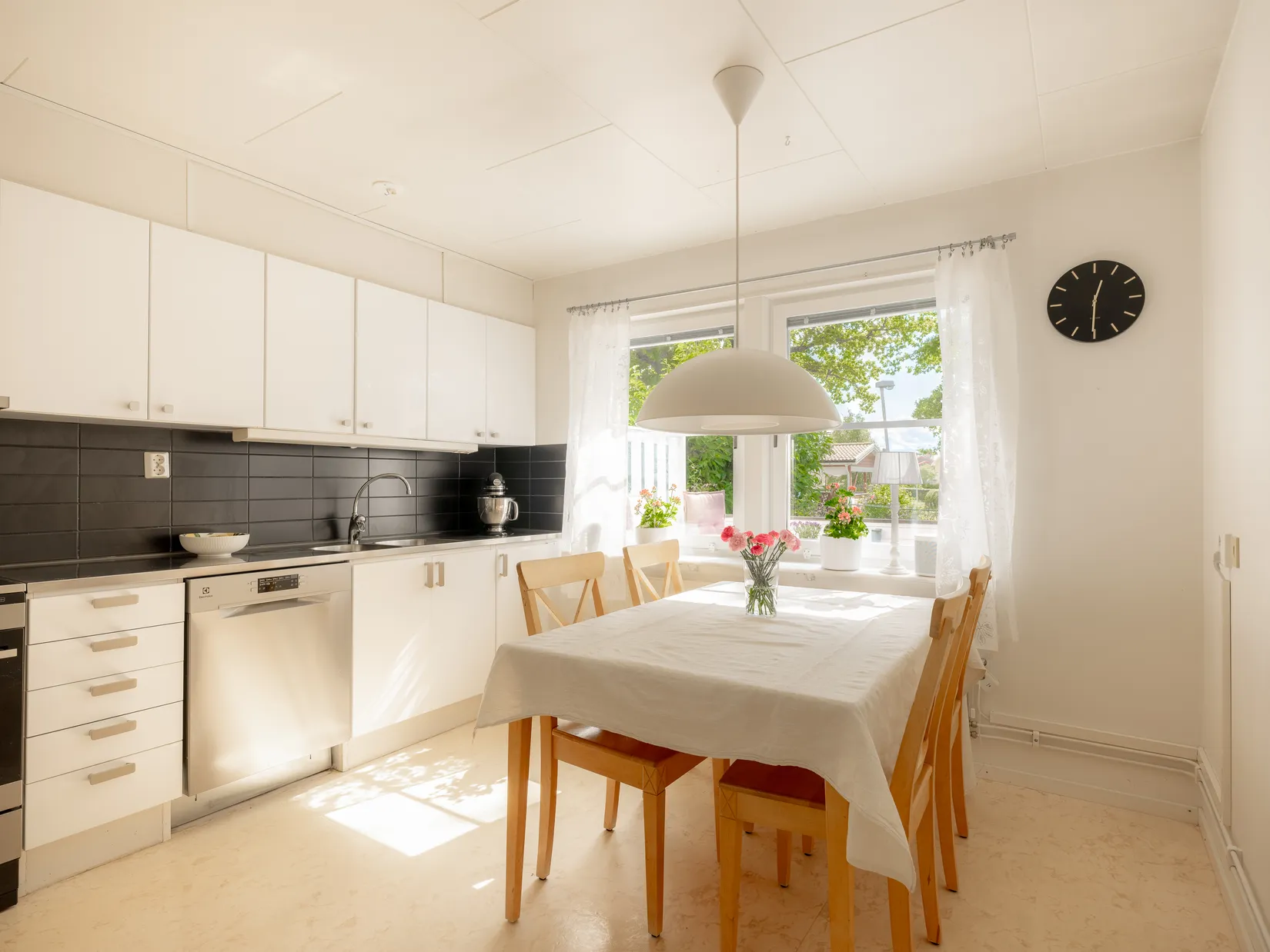 Radhus, Mäster Henriks Allé 21, Viby, Sollentuna