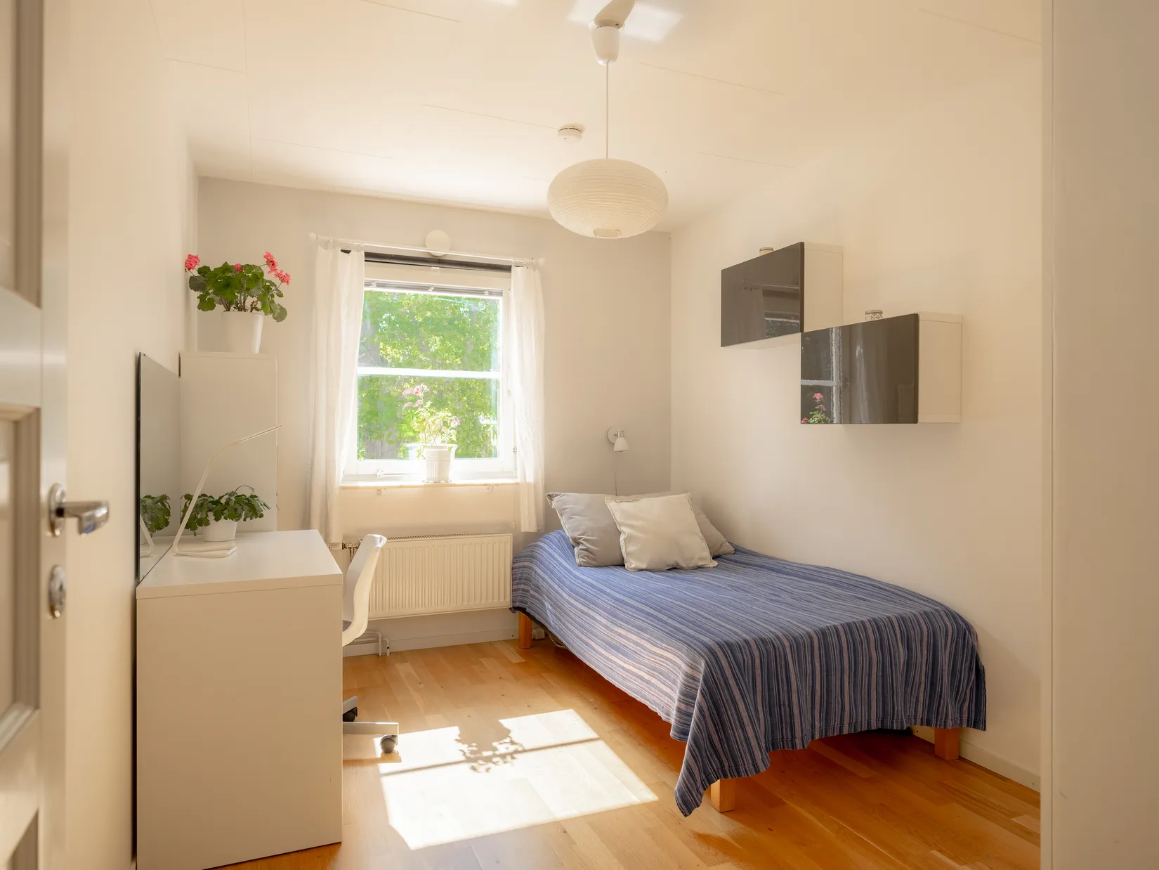 Radhus, Mäster Henriks Allé 21, Viby, Sollentuna