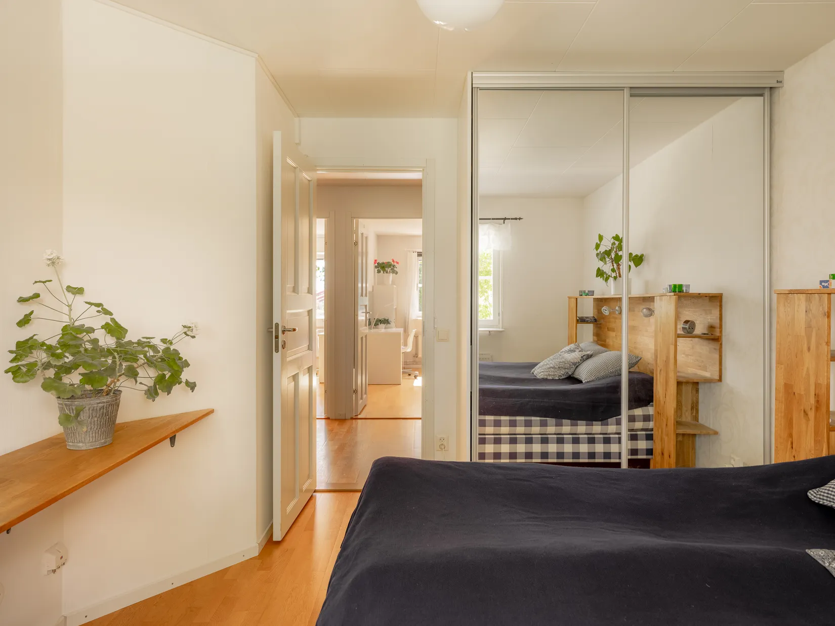 Radhus, Mäster Henriks Allé 21, Viby, Sollentuna