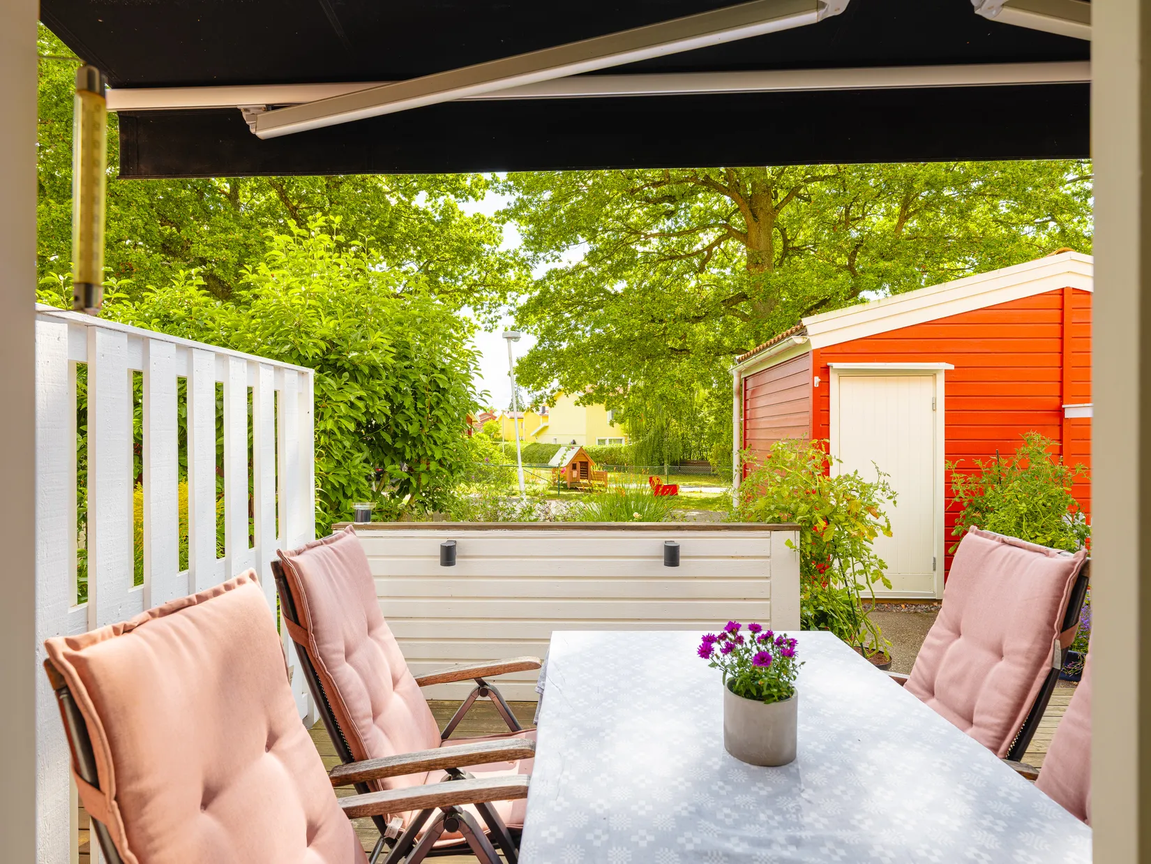 Radhus, Mäster Henriks Allé 21, Viby, Sollentuna