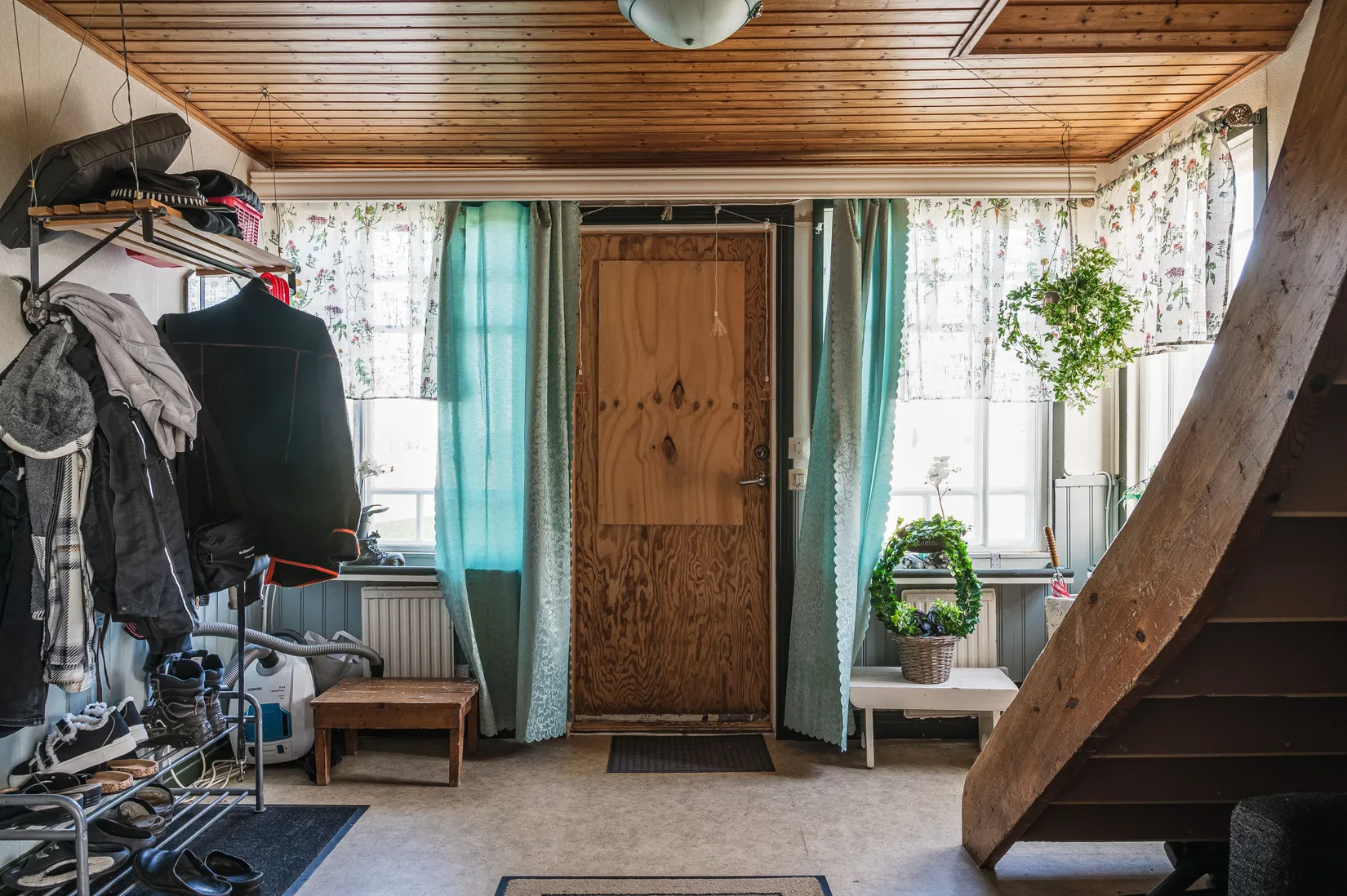 Gård/Skog, Larv Västergården 6, Vara
