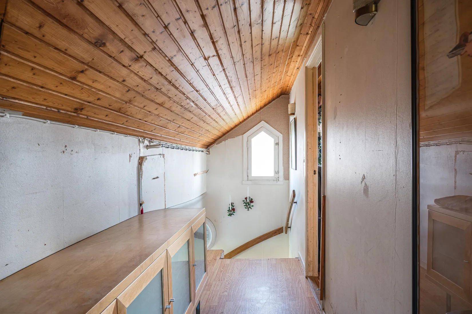Gård/Skog, Larv Västergården 6, Vara