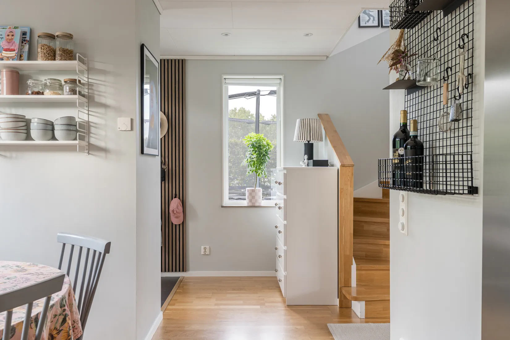 Radhus, Lövsångarvägen 1, Ullna strand, Täby