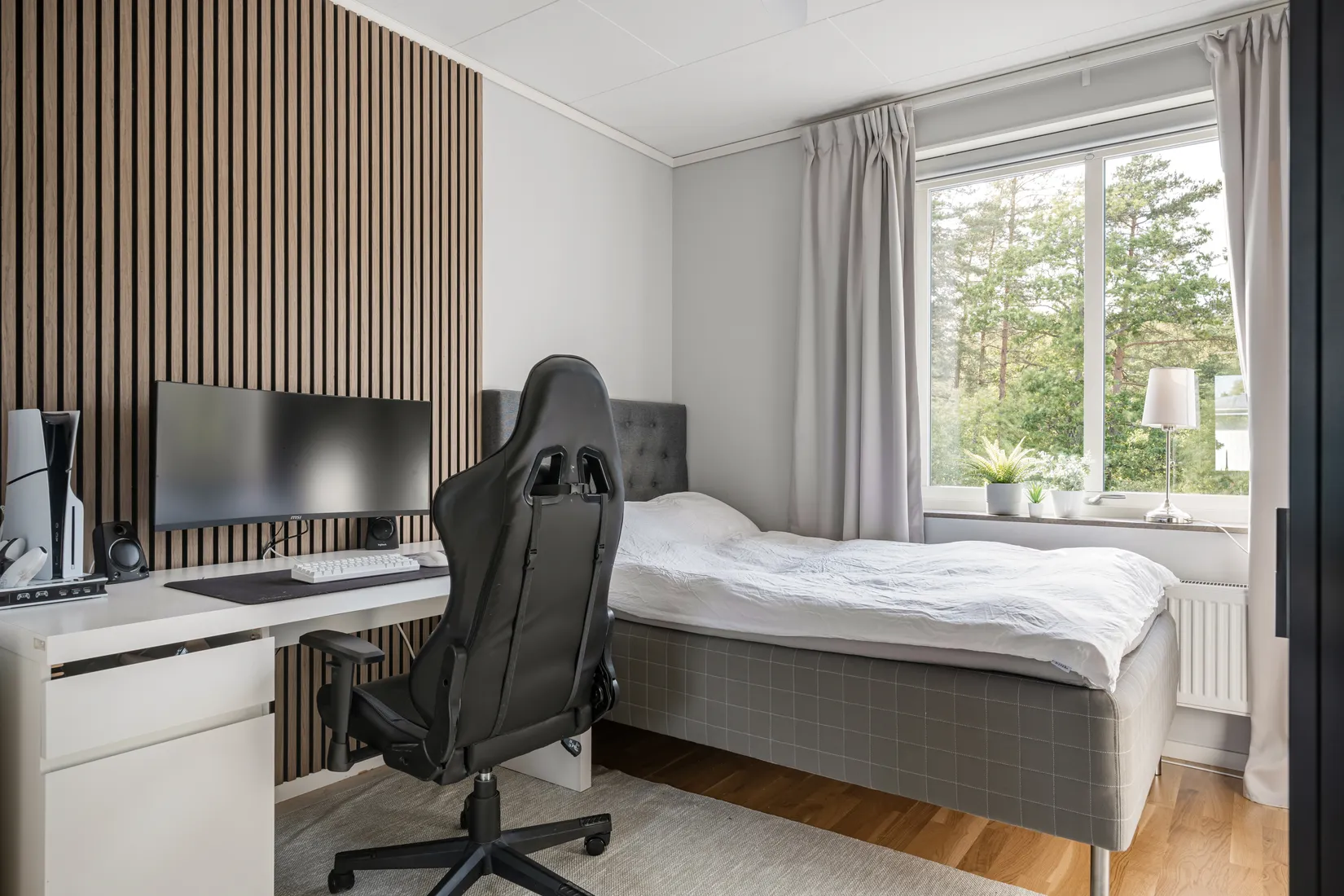 Radhus, Lövsångarvägen 1, Ullna strand, Täby