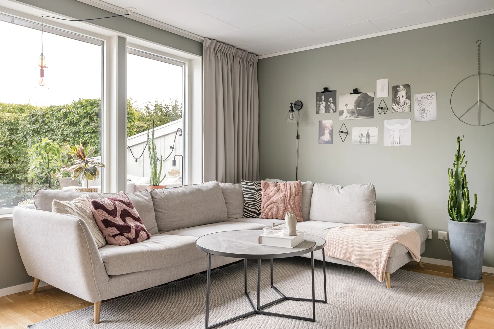 Radhus, Lövsångarvägen 1, Ullna strand, Täby