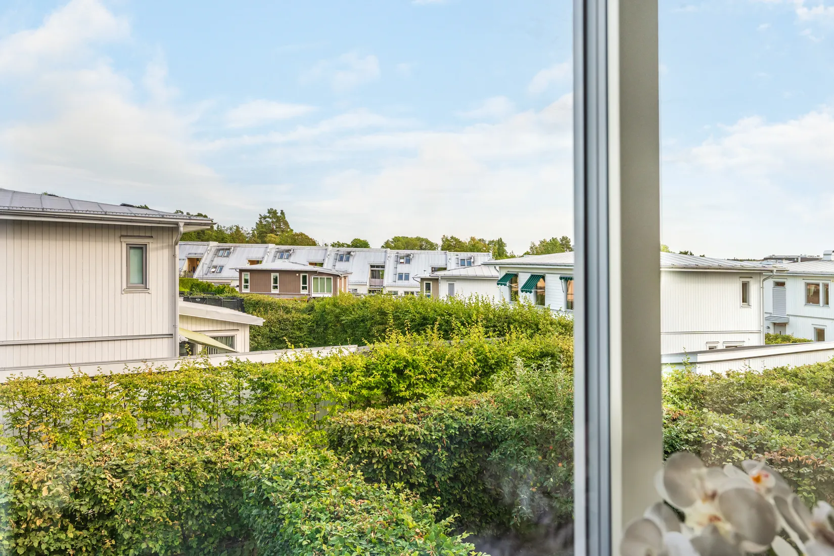 Radhus, Lövsångarvägen 1, Ullna strand, Täby