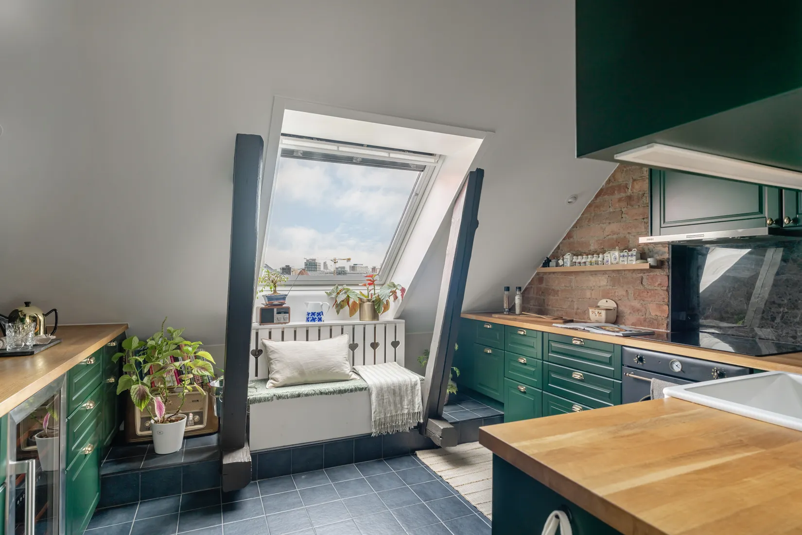 Bostadsrätt, Förrådsgatan 6, Vån 5/5, Gamla Råsunda, Solna
