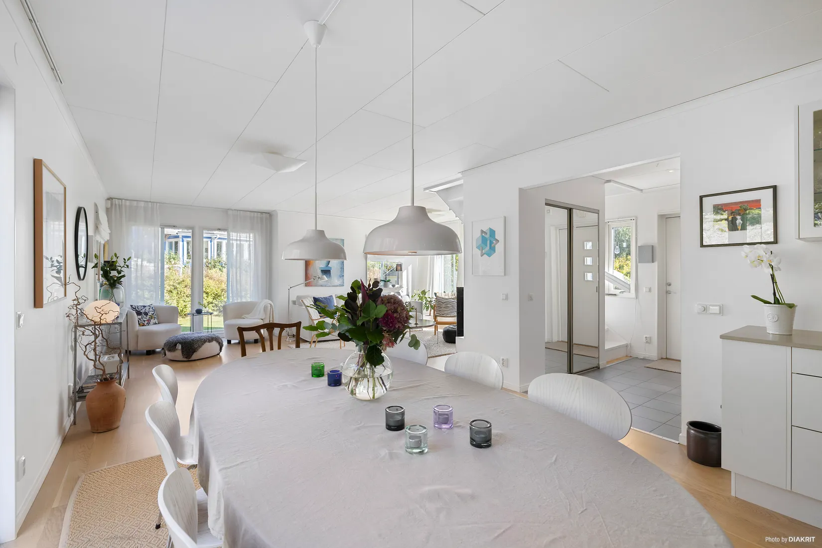 Radhus, Trefaldighetsvägen 53, Gribbylund, Täby