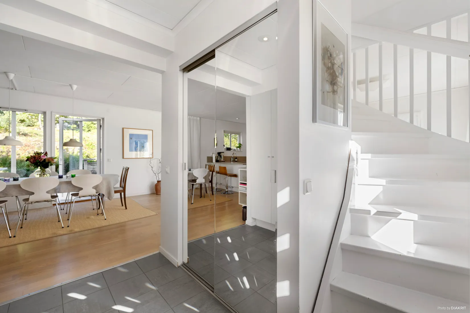 Radhus, Trefaldighetsvägen 53, Gribbylund, Täby