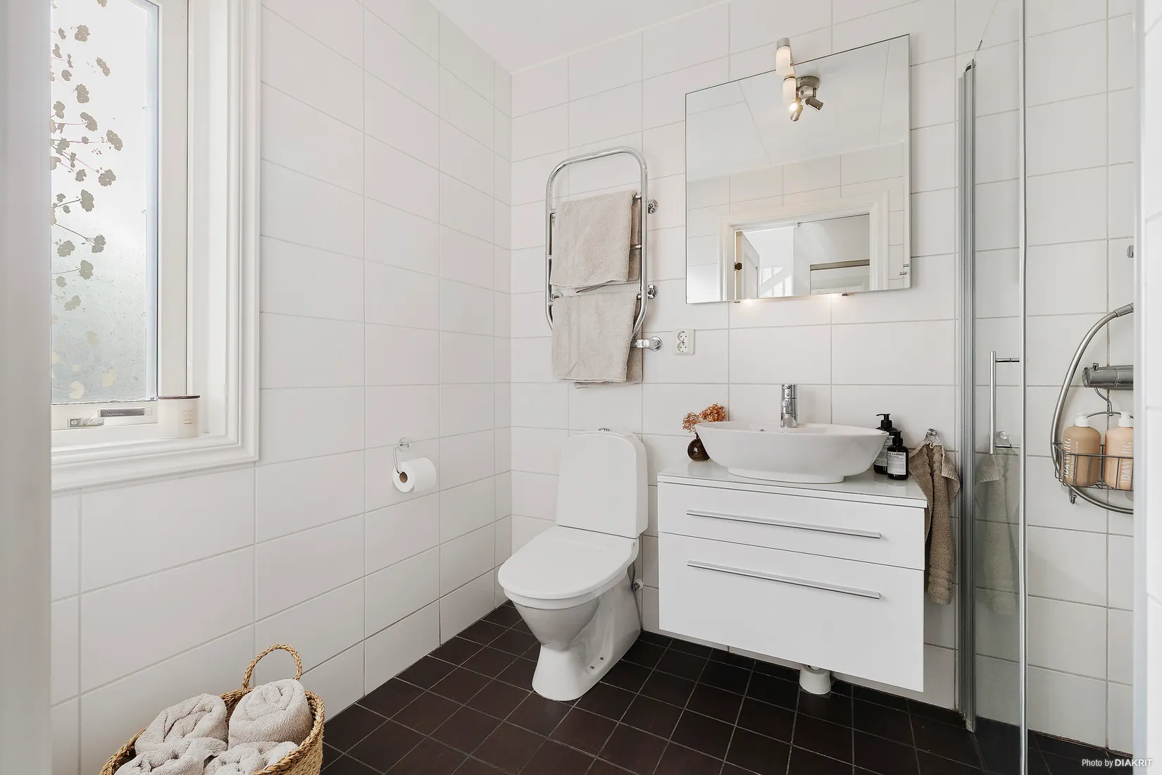 Radhus, Trefaldighetsvägen 53, Gribbylund, Täby