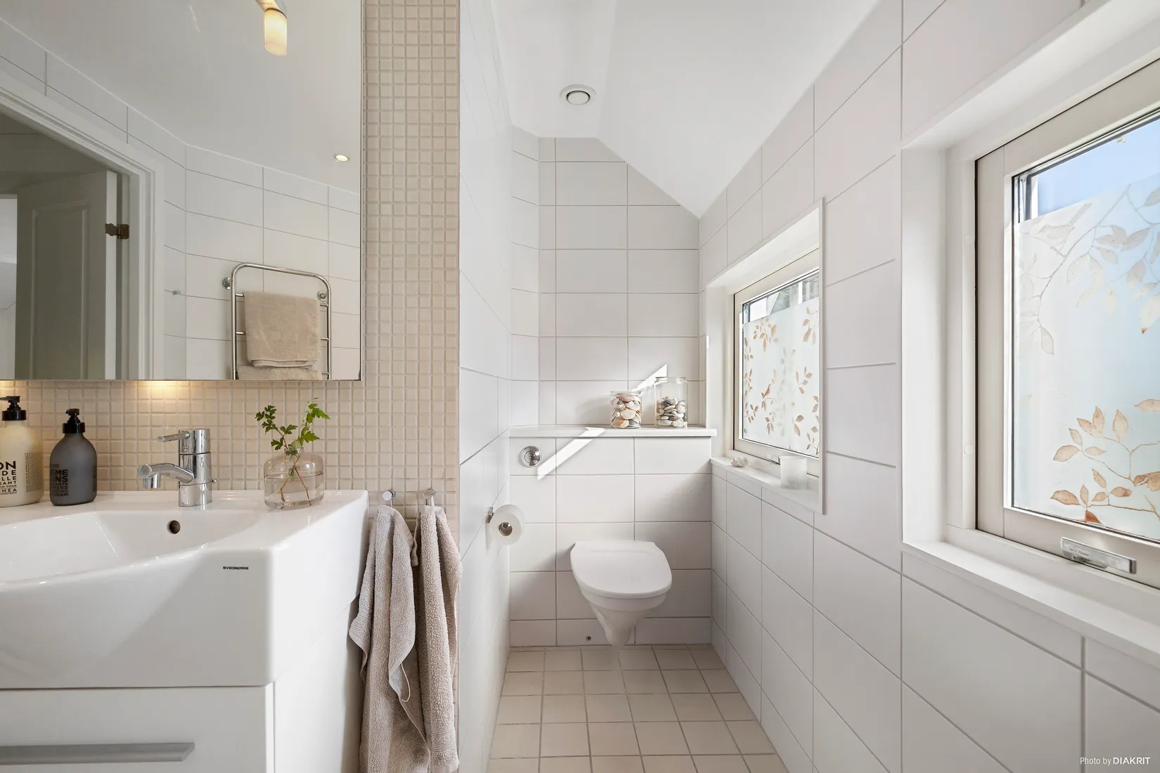 Radhus, Trefaldighetsvägen 53, Gribbylund, Täby