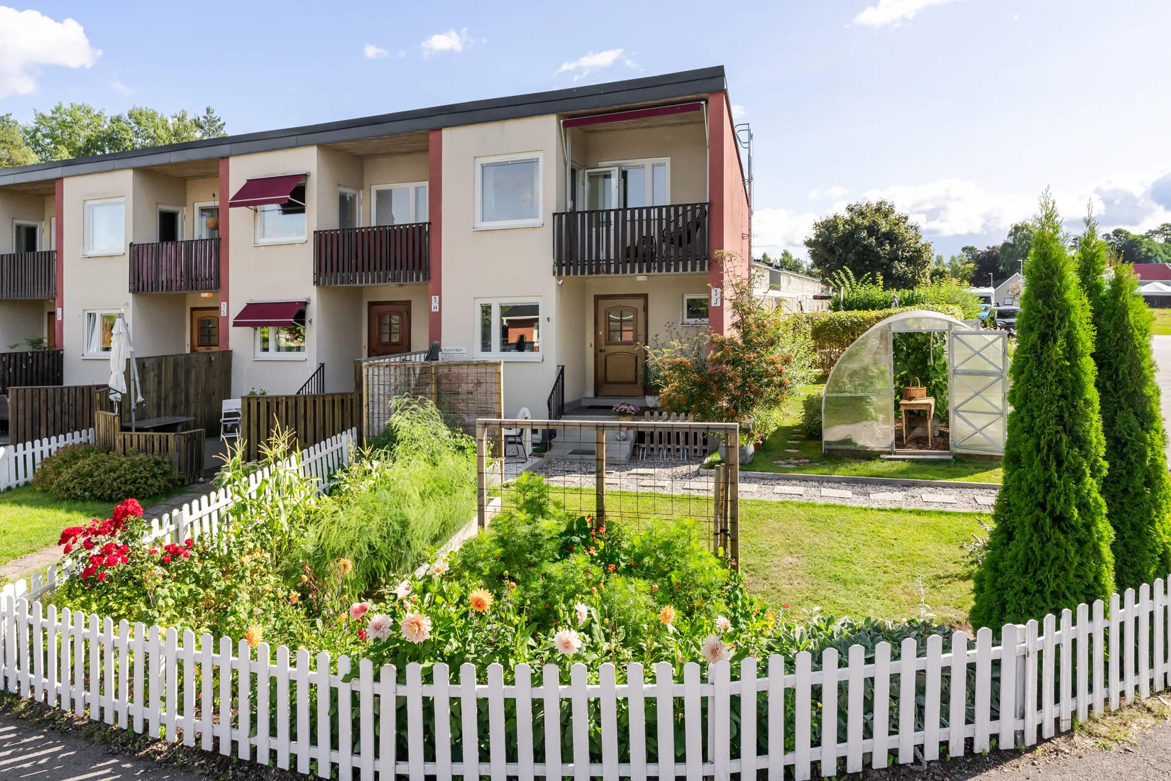 Radhus, Nyponvägen 3J, Fridhem, Gävle