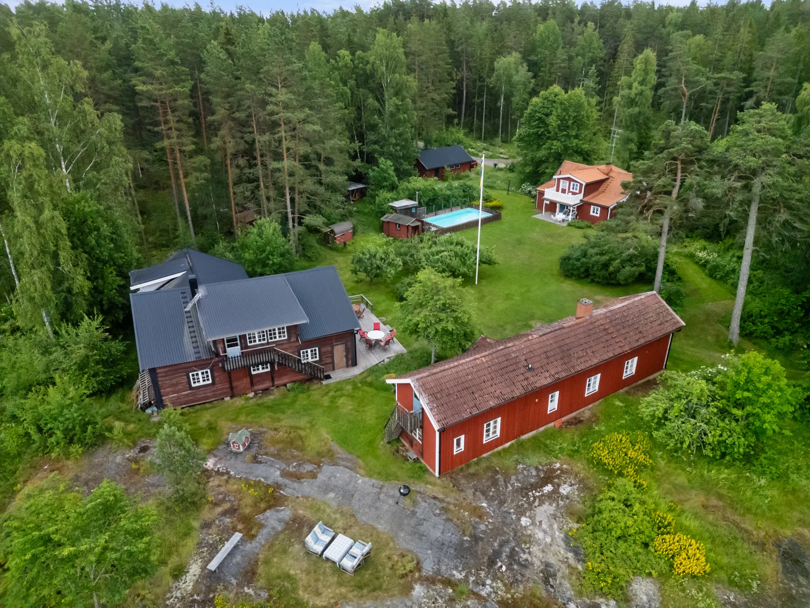 Gård/Skog, Degarövägen 17 och 19, Norrtälje
