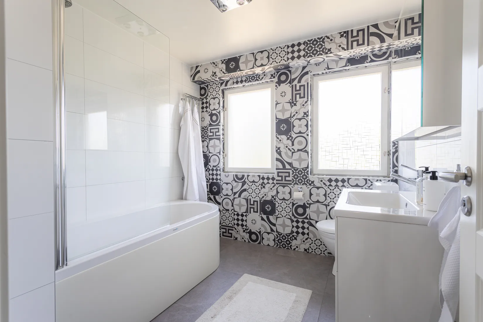 Radhus, Rådjursstigen 27, Töjnan, Sollentuna